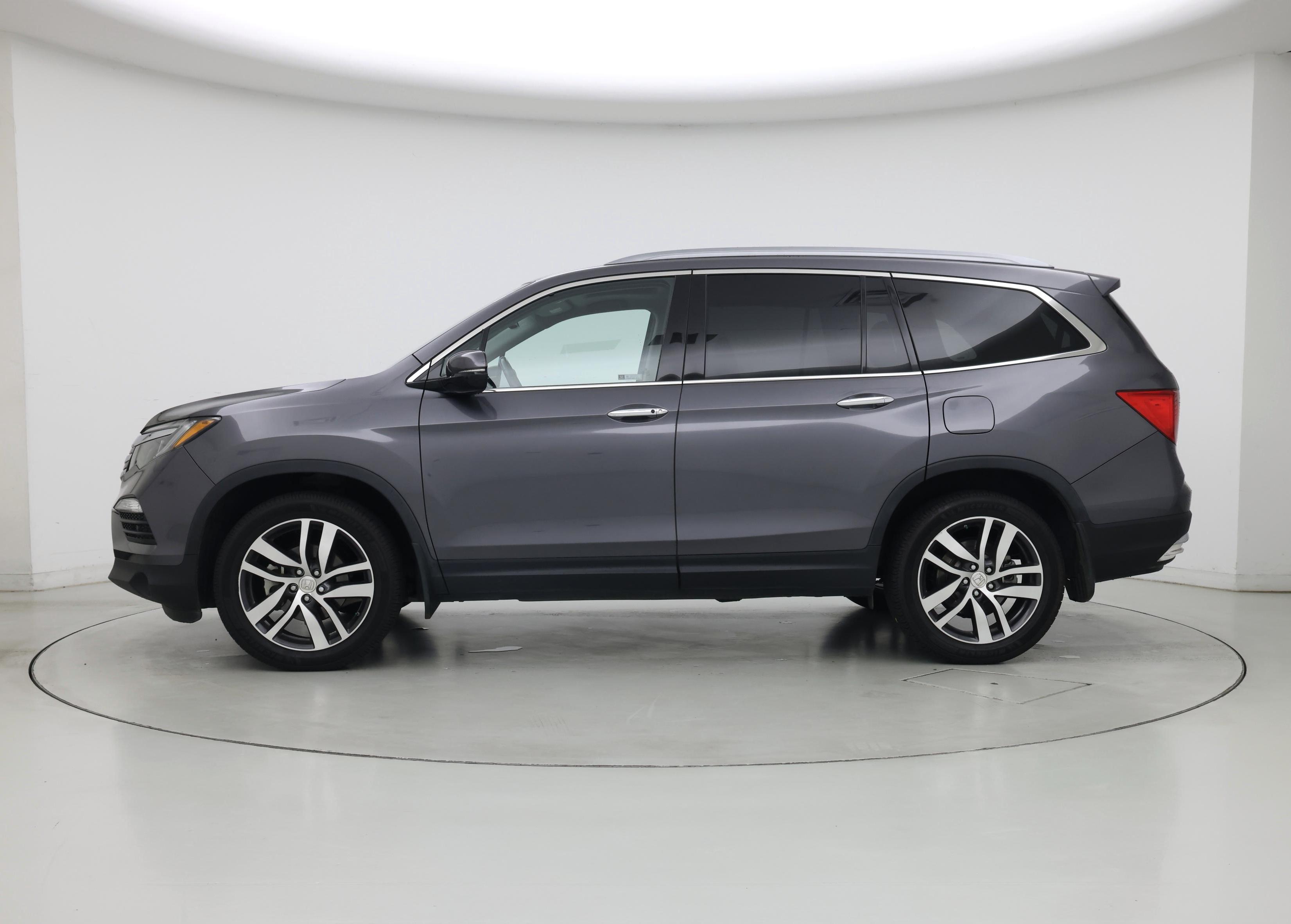 Thumbnail: 2018 Honda Pilot - 3