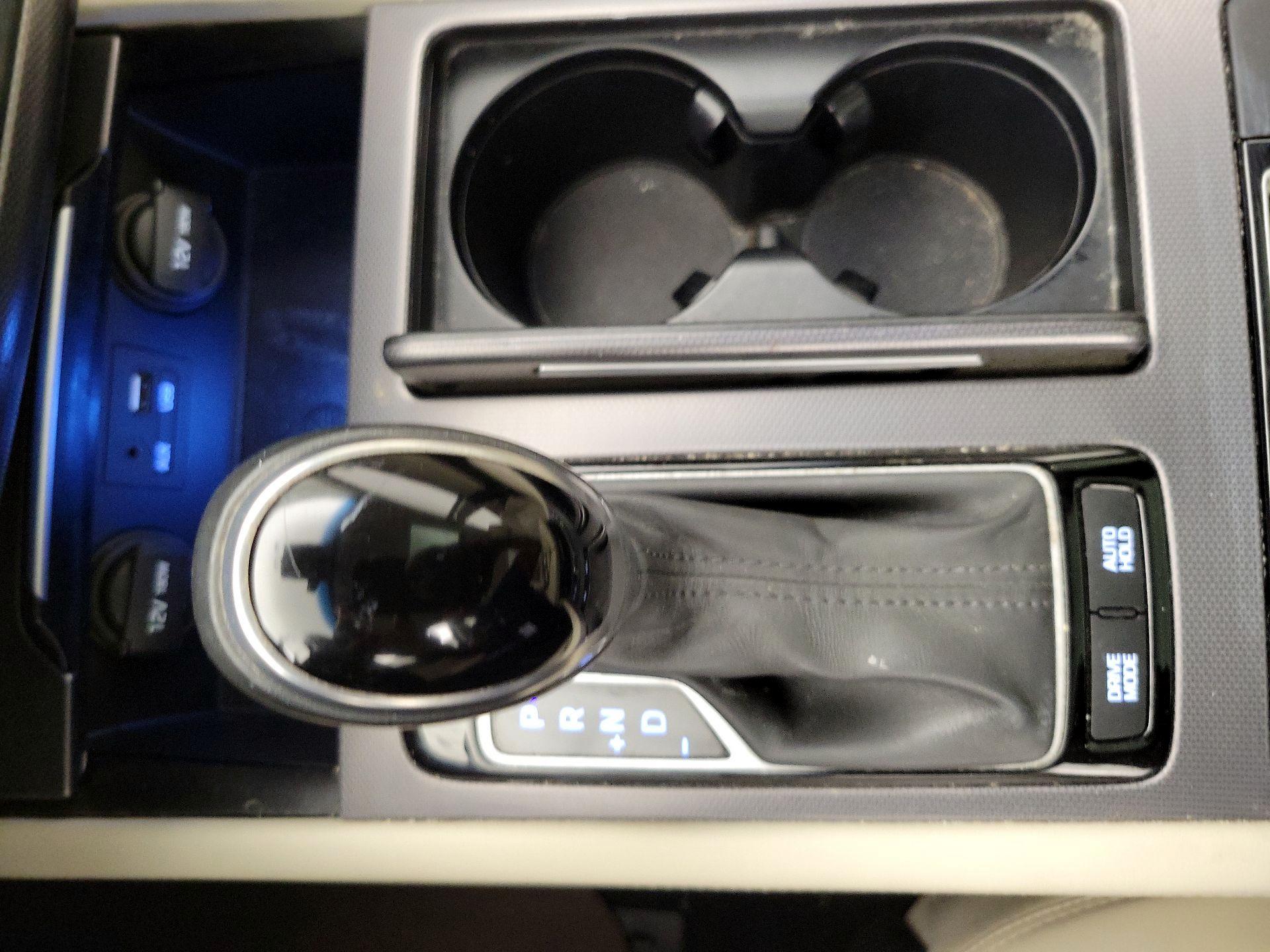 Thumbnail: 2015 Hyundai Genesis - 18