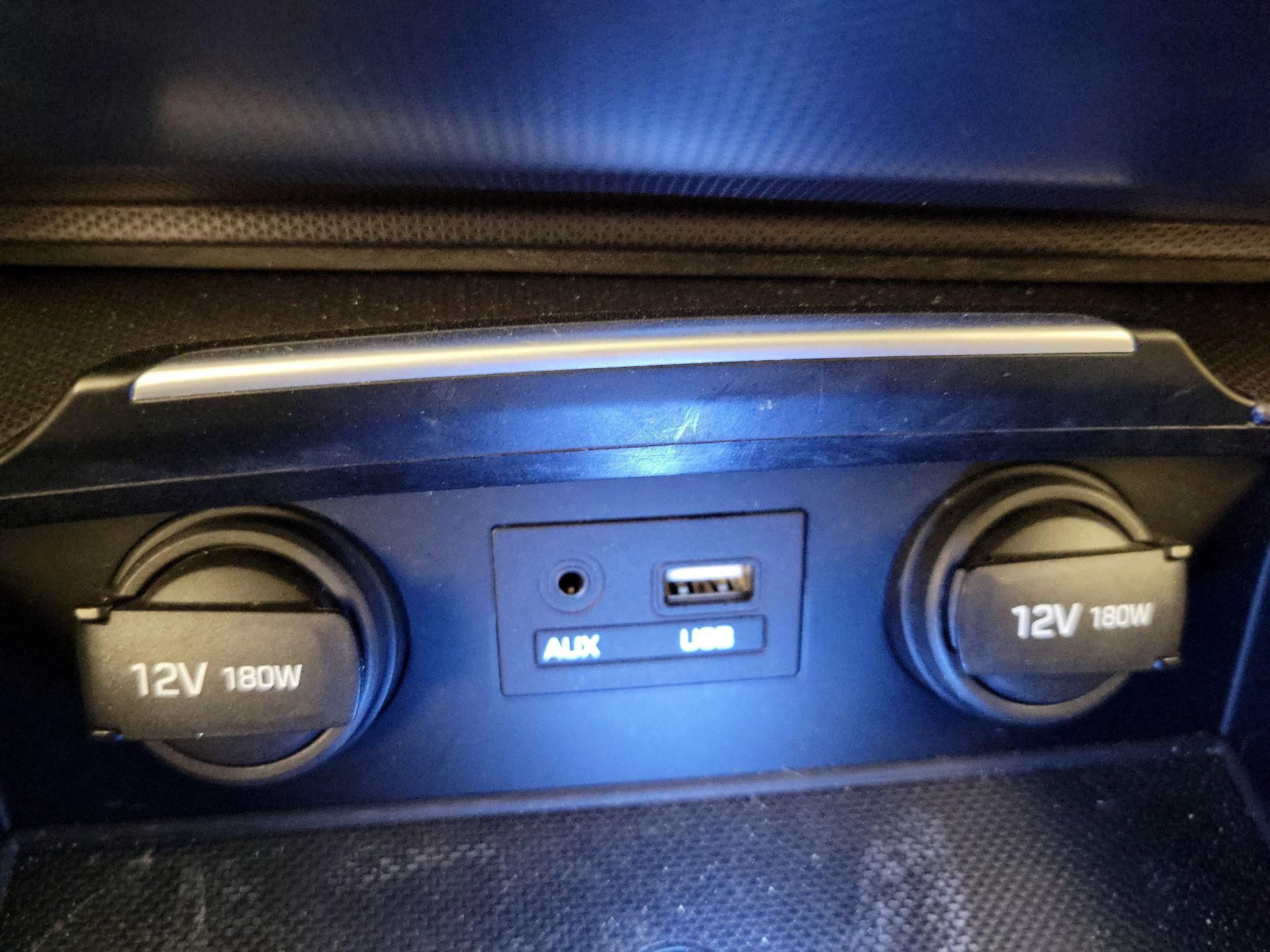 Thumbnail: 2015 Hyundai Genesis - 19