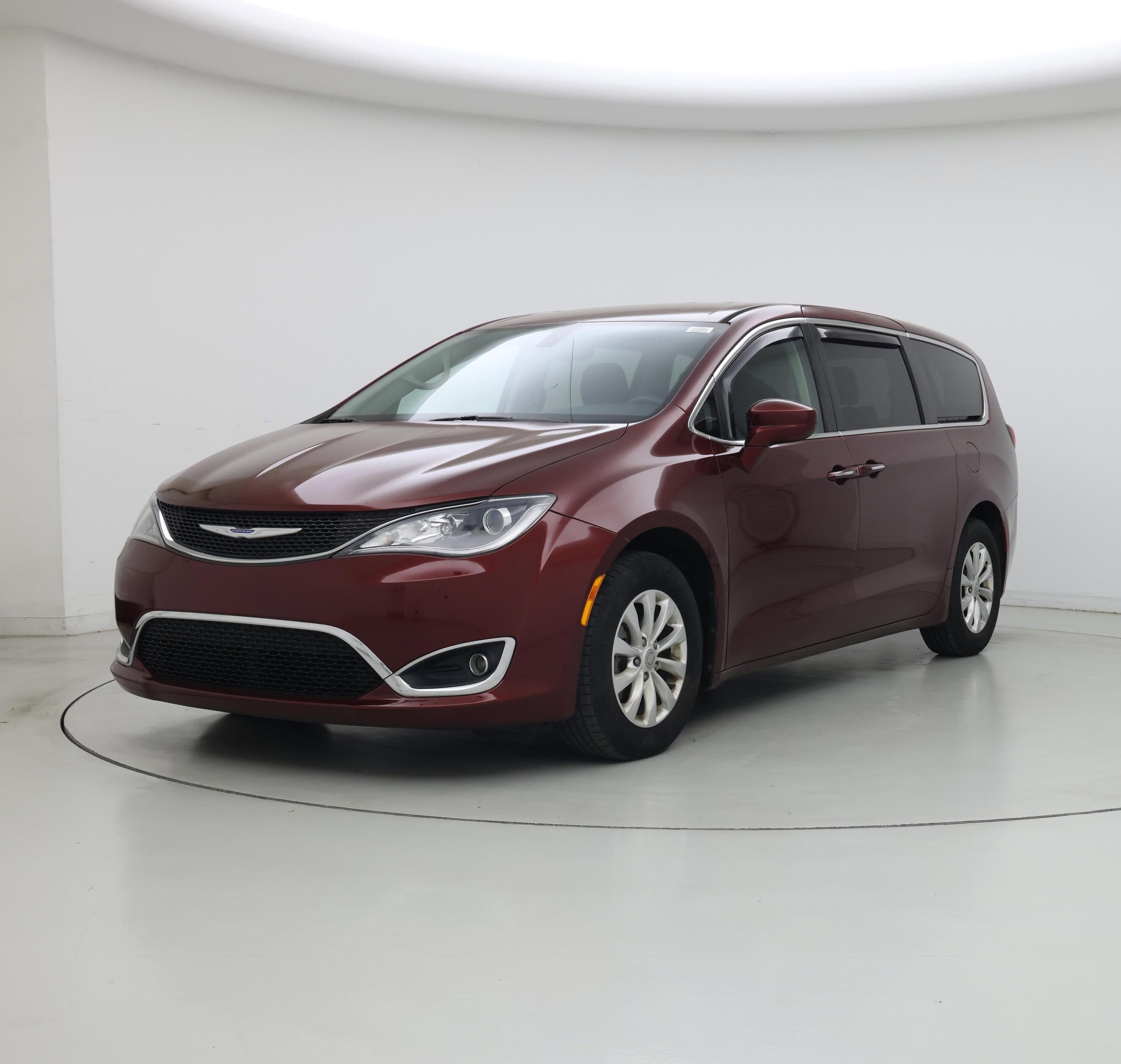Thumbnail: 2018 Chrysler Pacifica - 4