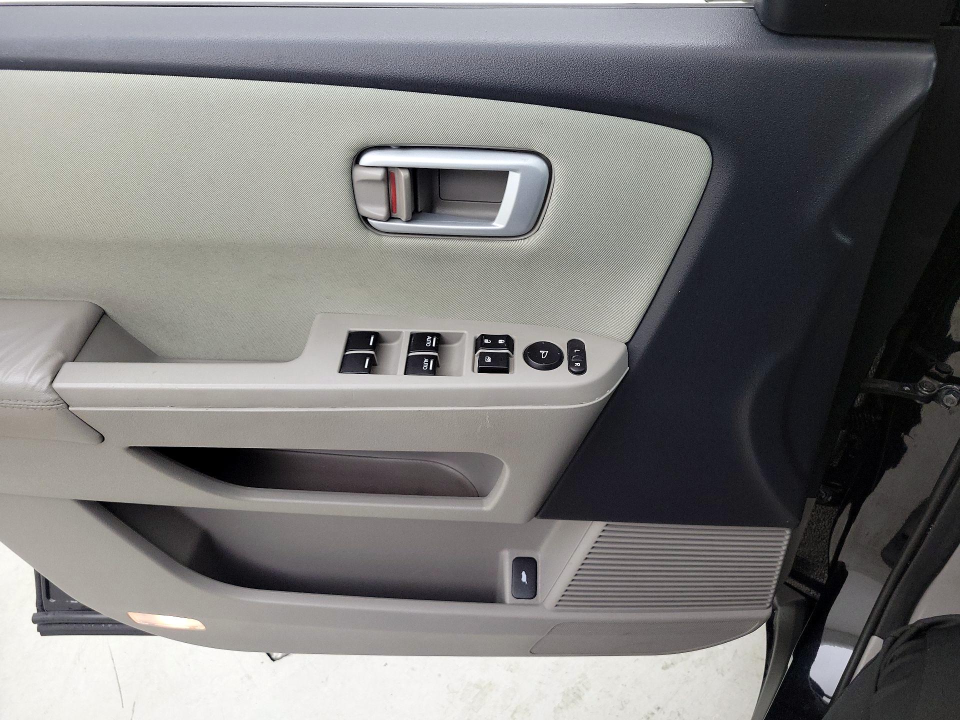 Thumbnail: 2015 Honda Pilot - 12