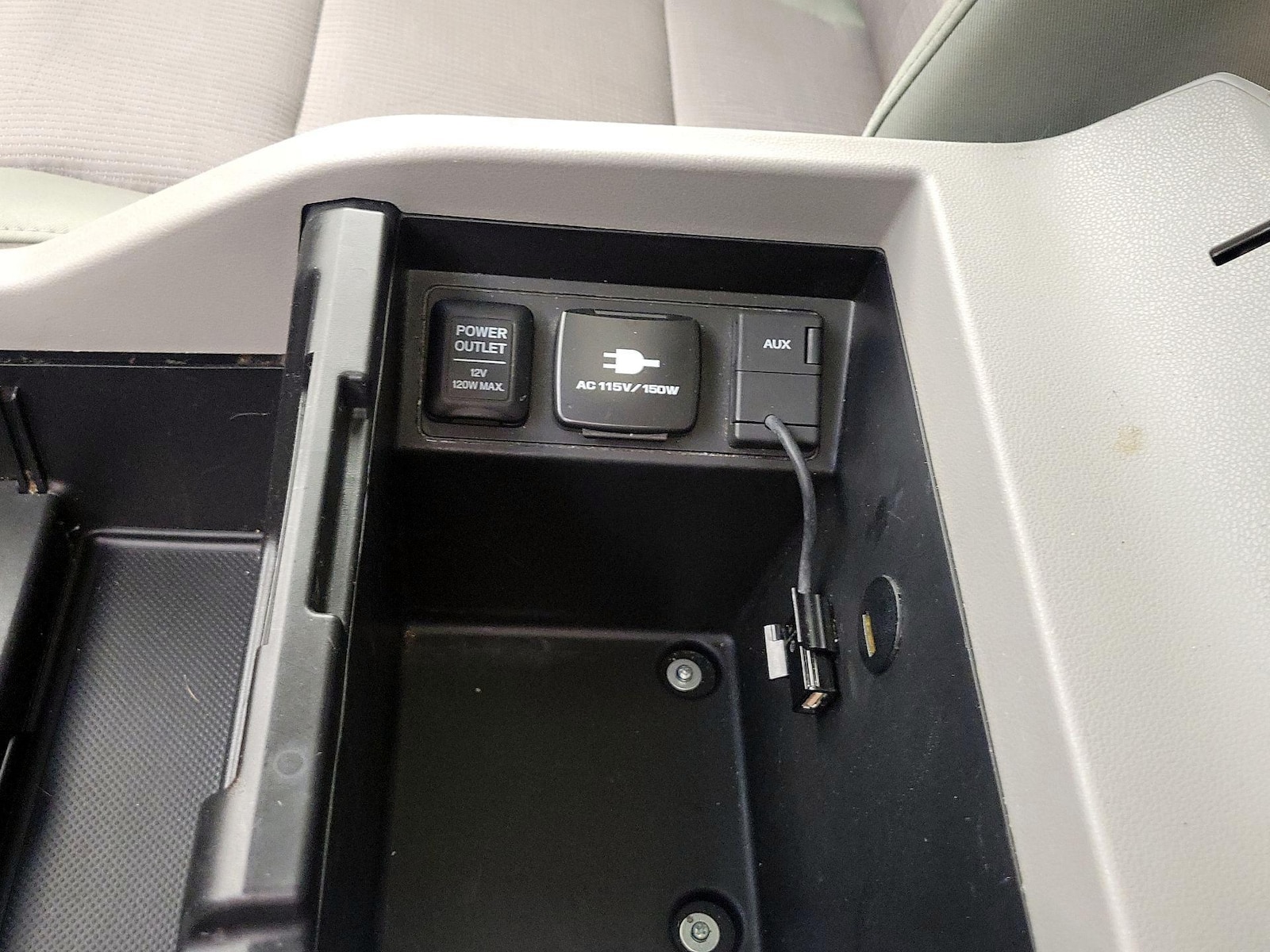 2015 Honda Pilot SE - Photo 19