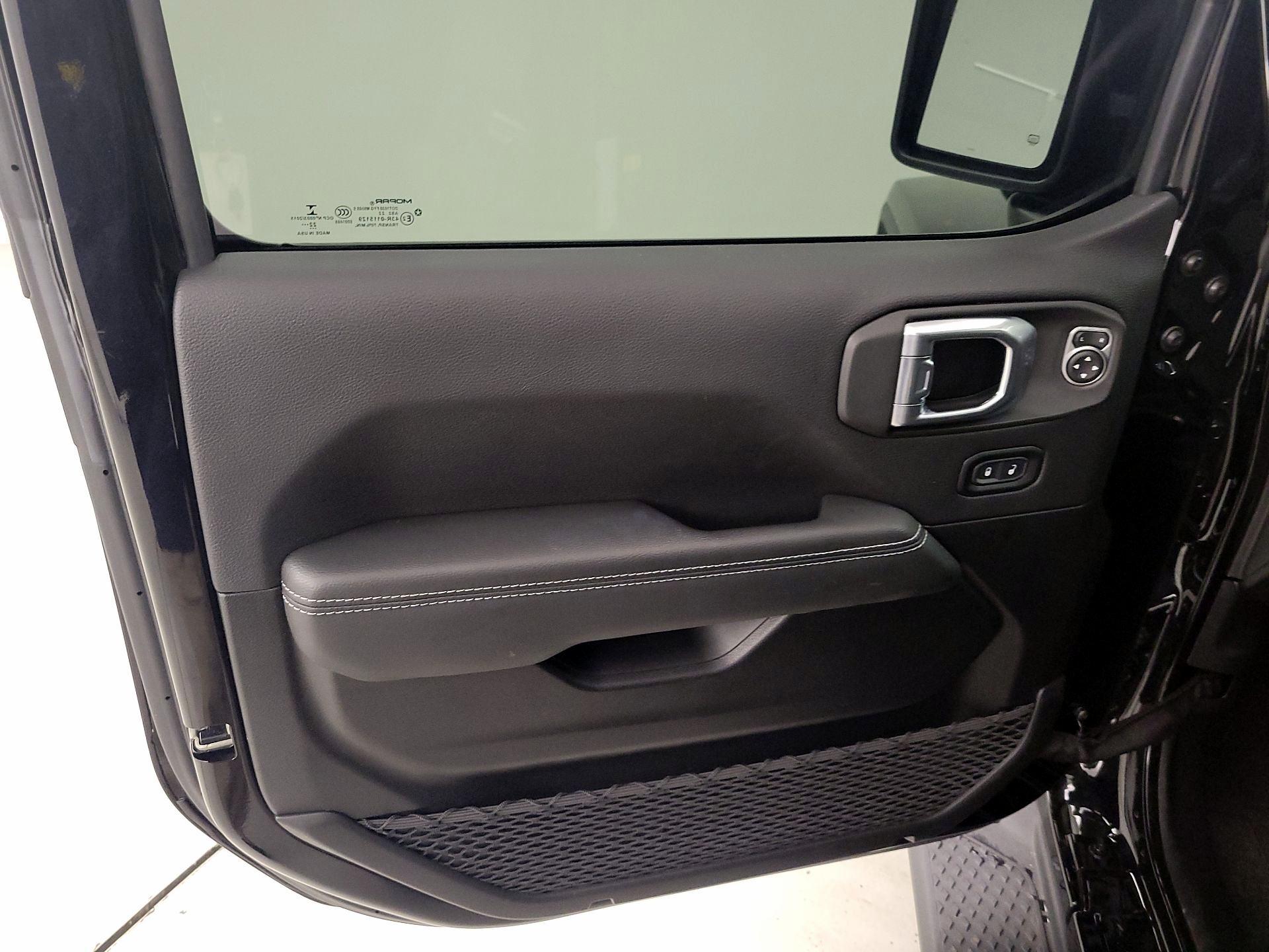 Thumbnail: 2023 Jeep Gladiator - 12