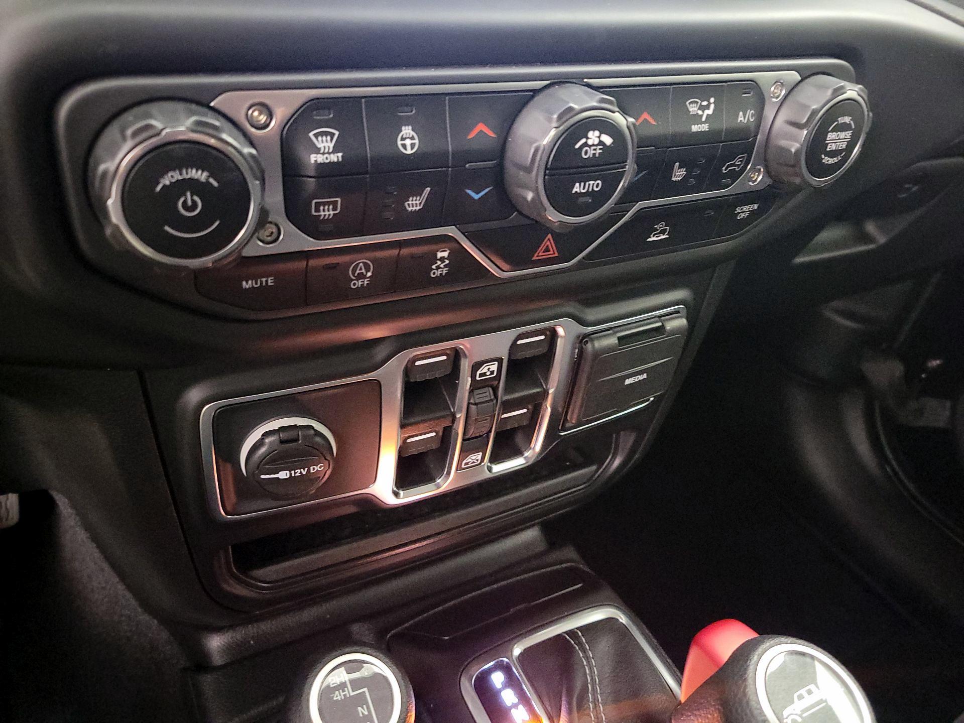 Thumbnail: 2023 Jeep Gladiator - 17