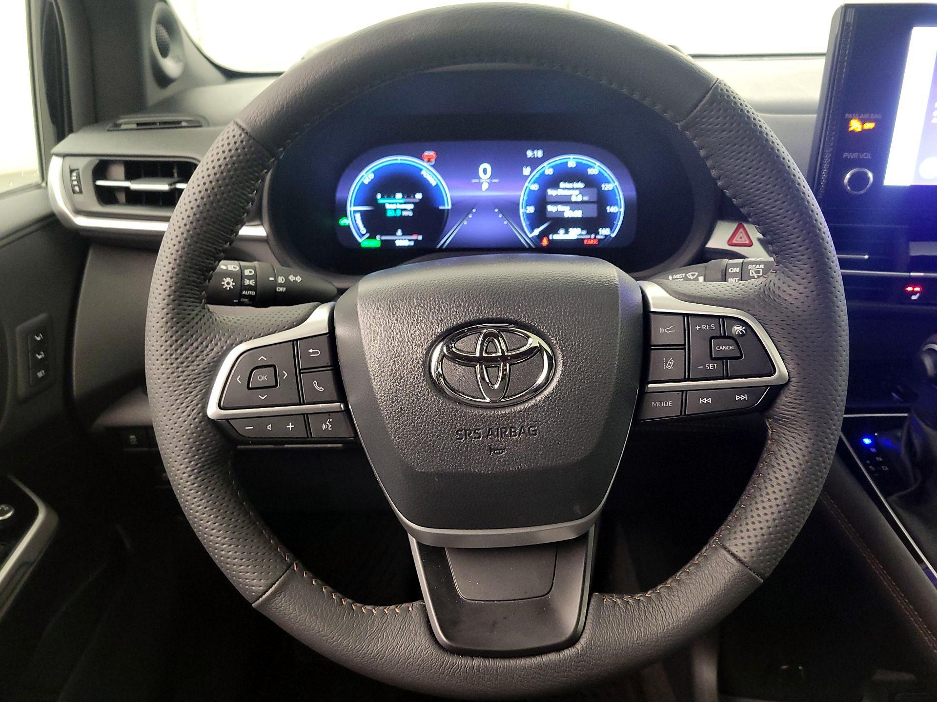 Thumbnail: 2025 Toyota Sienna - 10