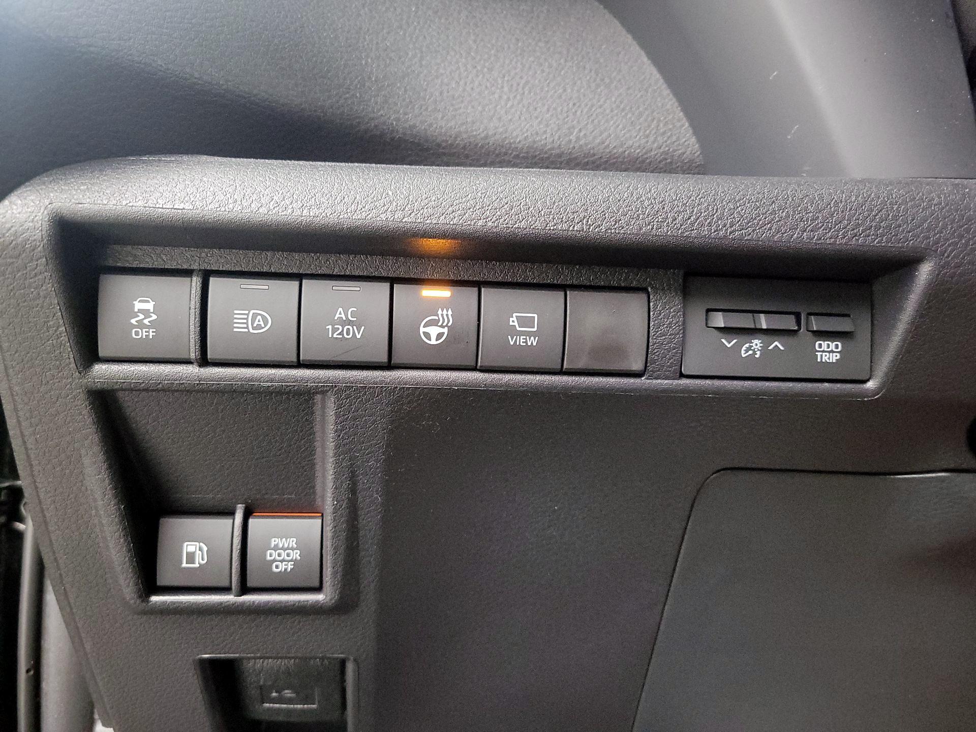 Thumbnail: 2025 Toyota Sienna - 13