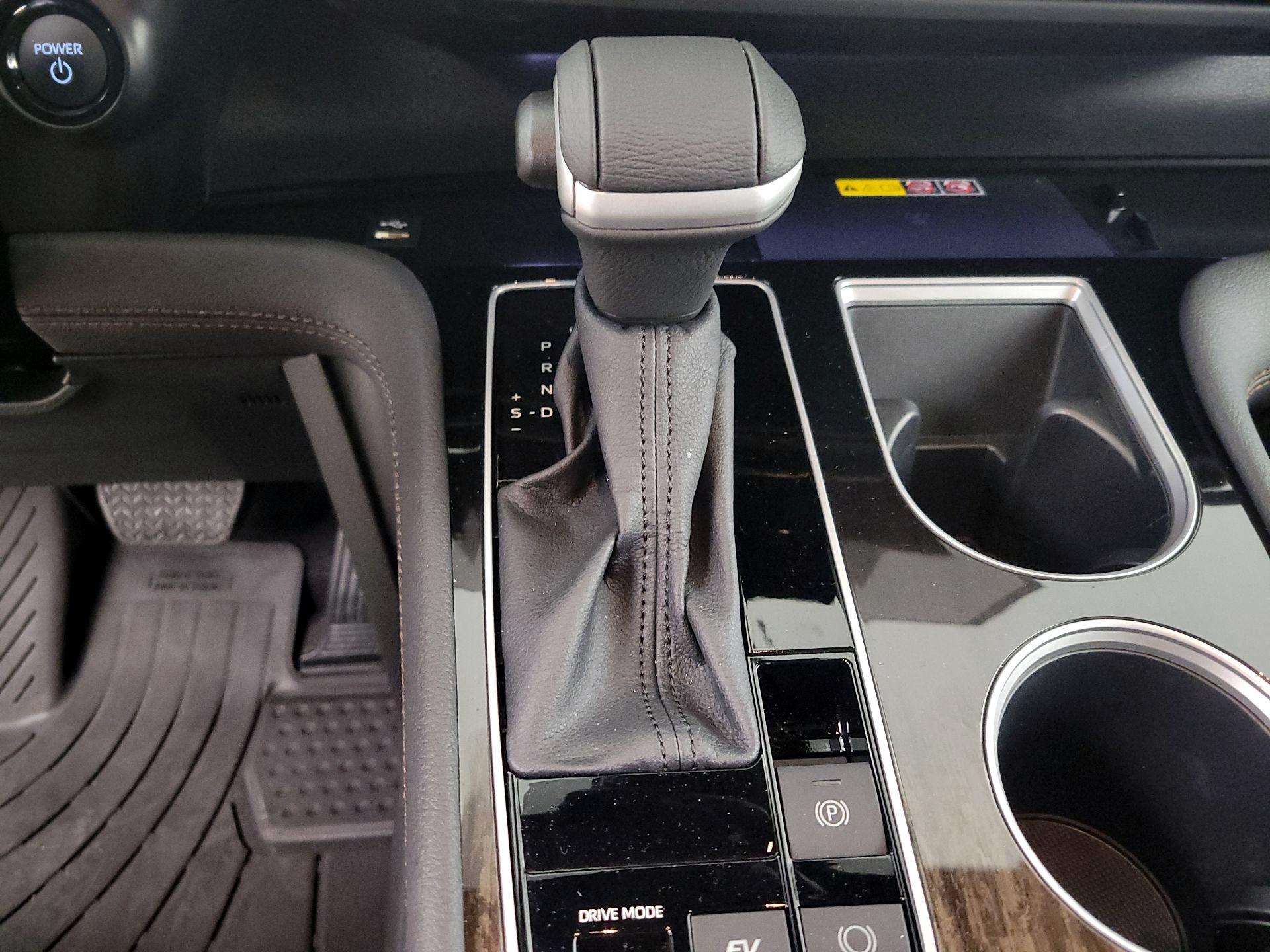 Thumbnail: 2025 Toyota Sienna - 17