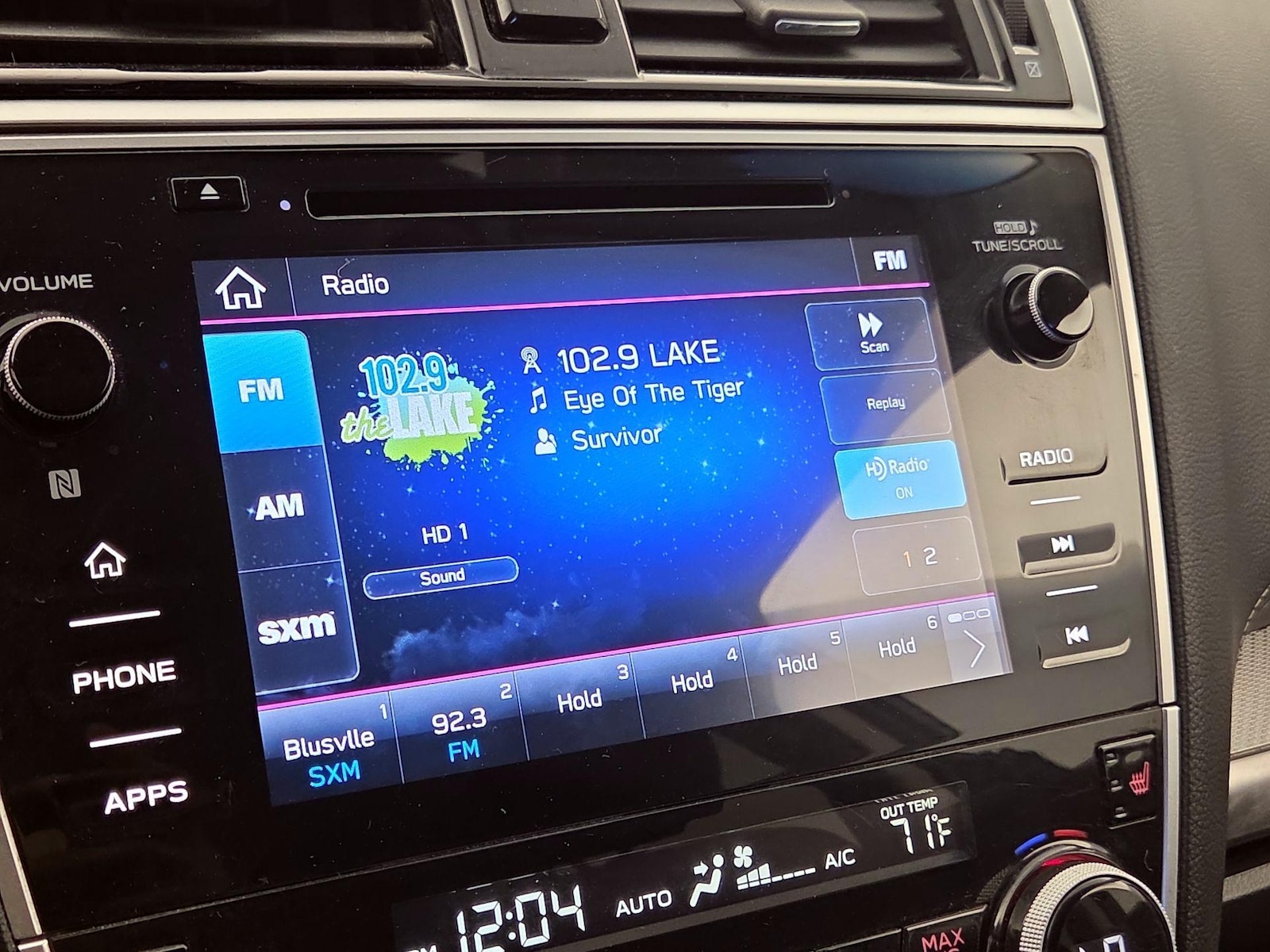 2019 Subaru Outback Premium - Photo 16