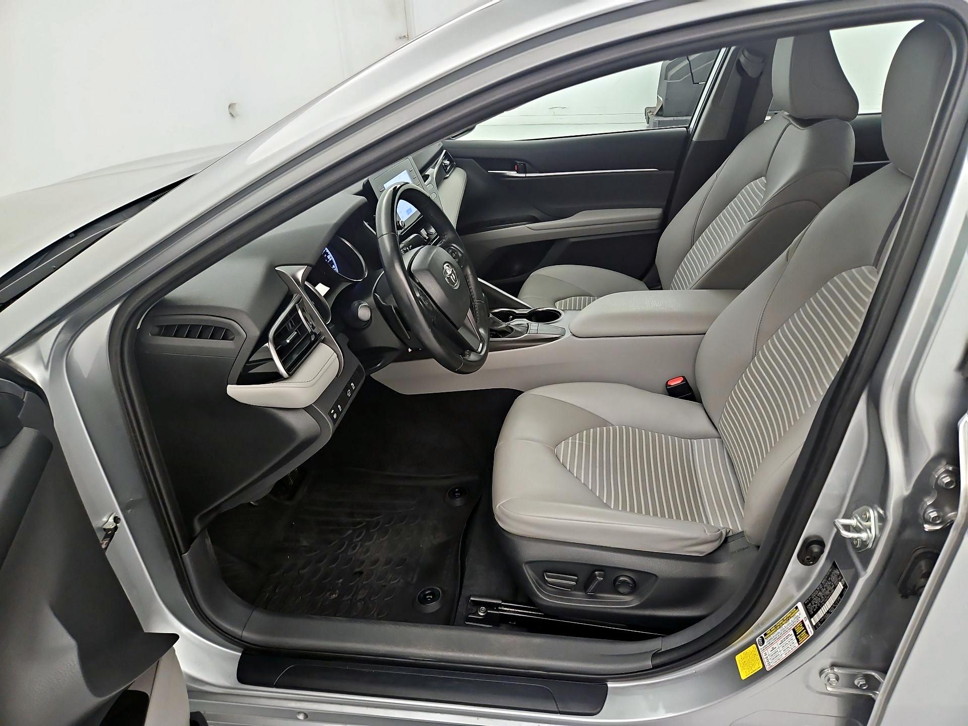 Thumbnail: 2022 Toyota Camry - 11