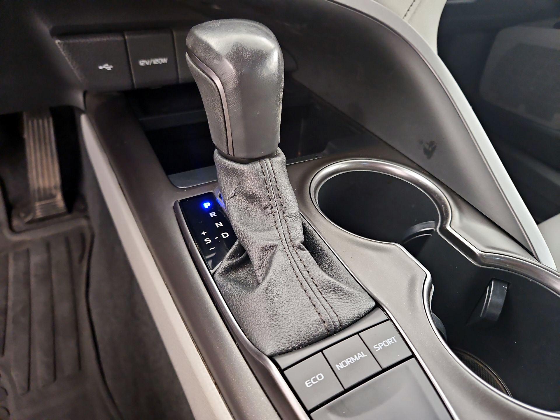 Thumbnail: 2022 Toyota Camry - 17