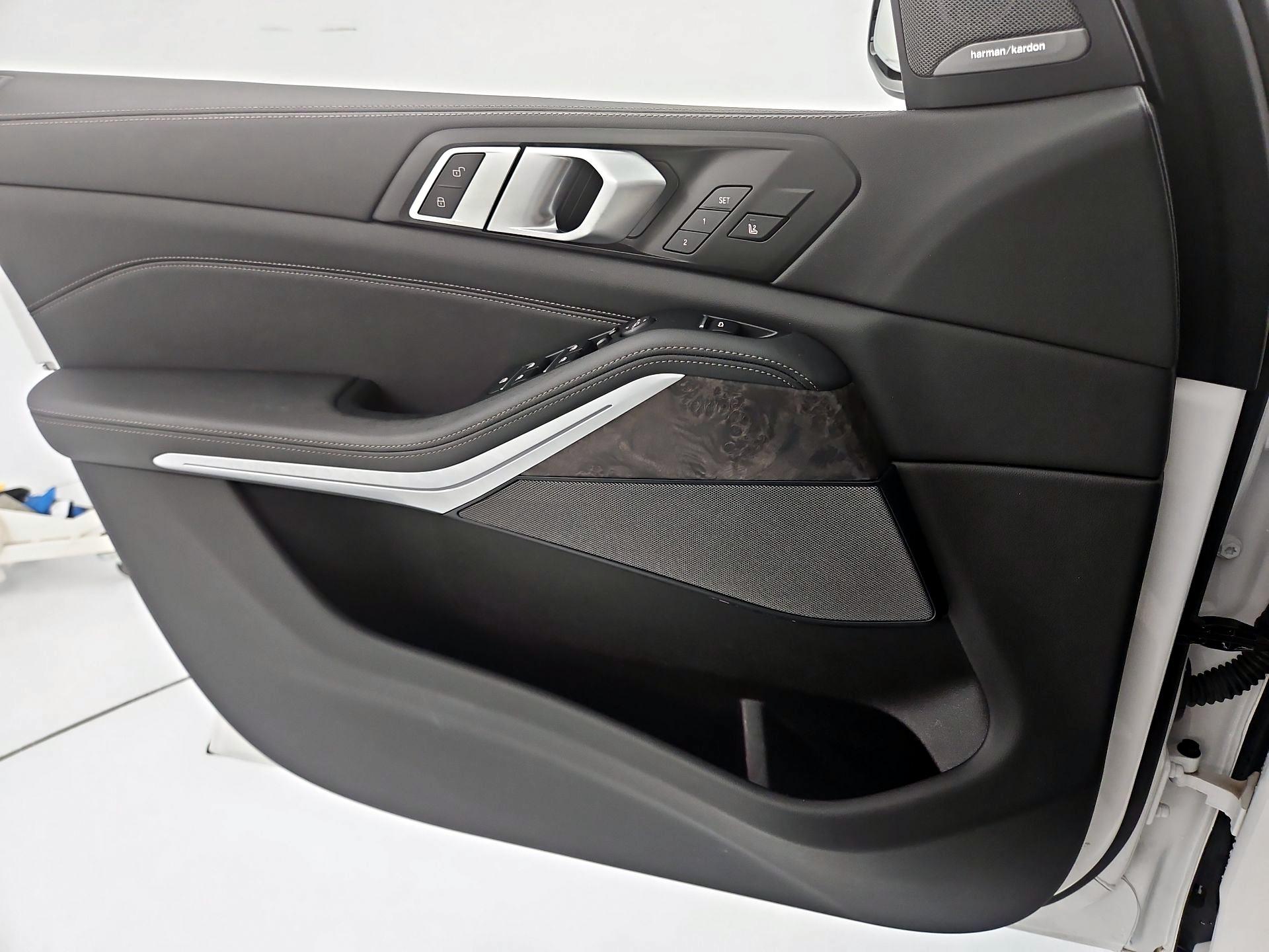 Thumbnail: 2025 BMW X5 - 12