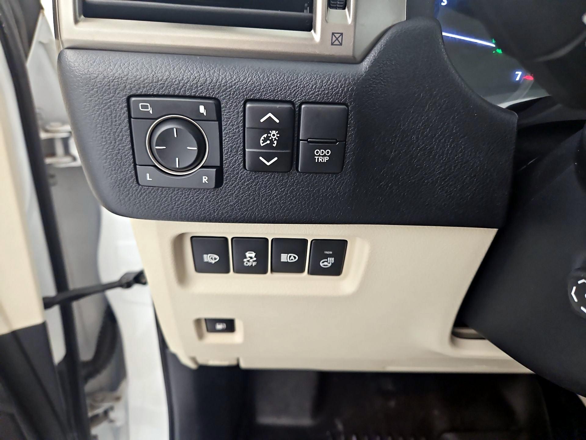 Thumbnail: 2021 Lexus GX - 13