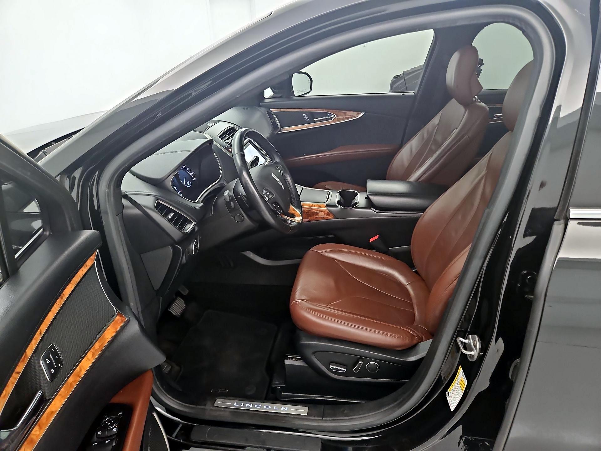 Thumbnail: 2017 Lincoln MKX - 11