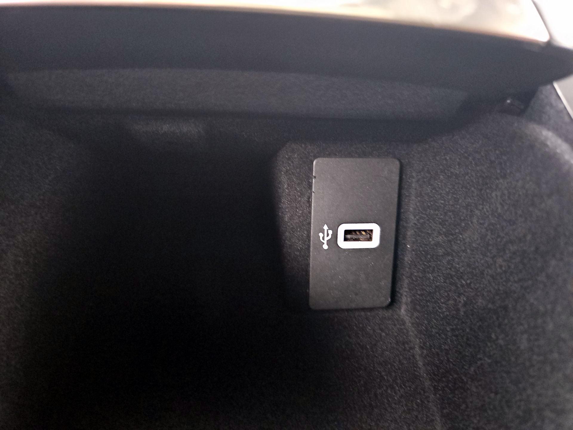 Thumbnail: 2017 Lincoln MKX - 19