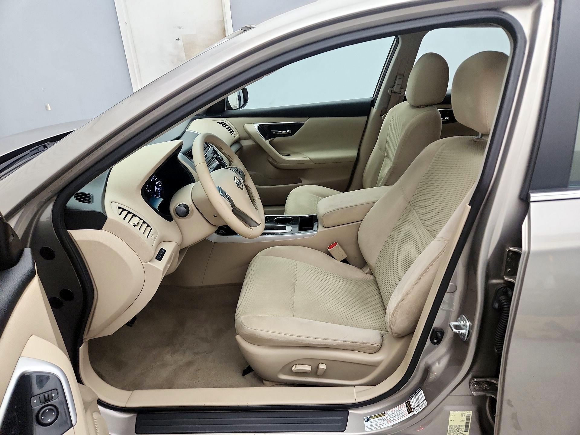 Thumbnail: 2014 Nissan Altima - 11