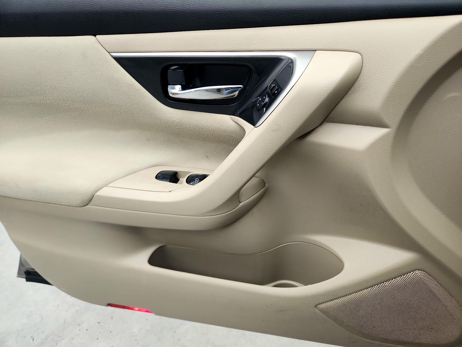 Thumbnail: 2014 Nissan Altima - 12