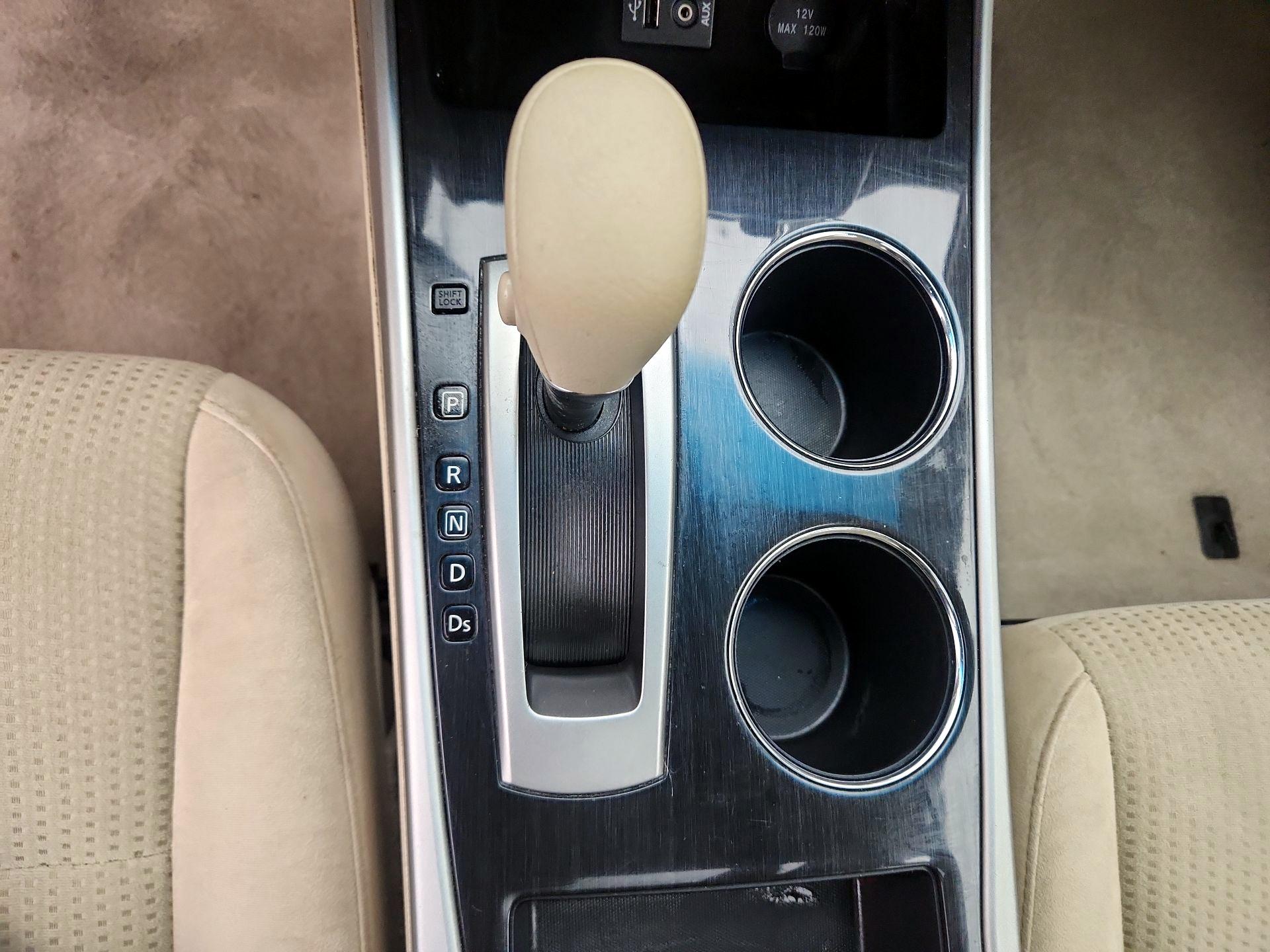 Thumbnail: 2014 Nissan Altima - 18