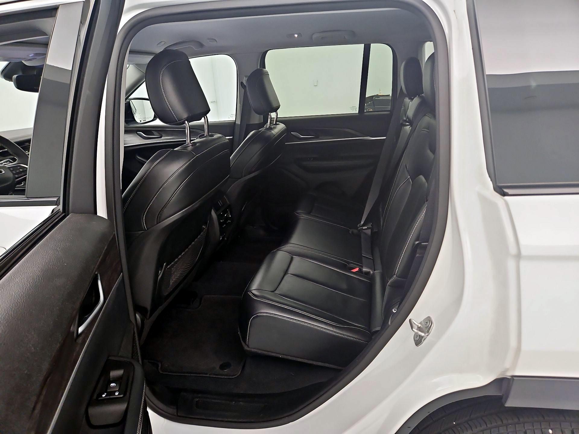 Thumbnail: 2023 Jeep Grand Cherokee - 20