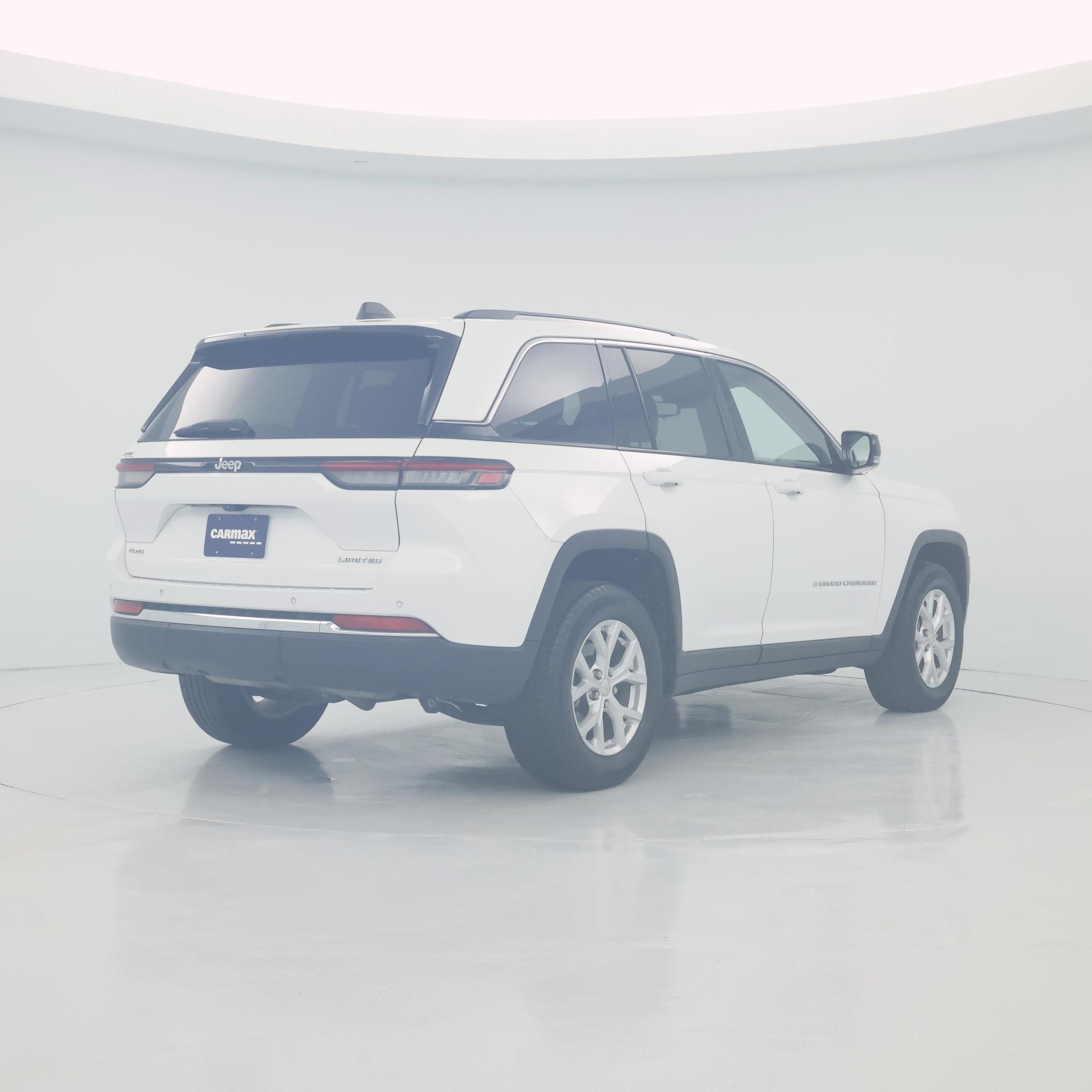 Thumbnail: 2023 Jeep Grand Cherokee - 8