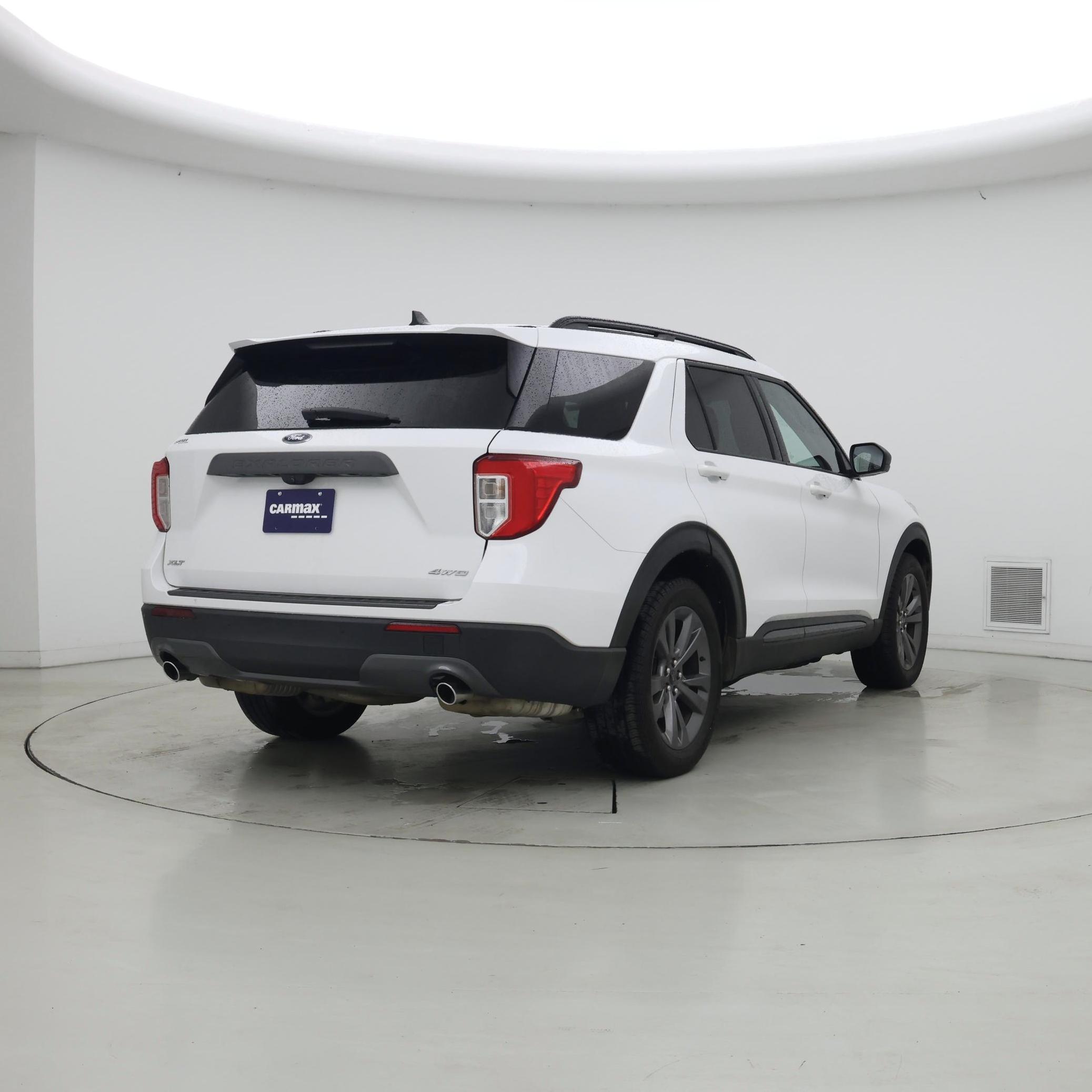 Thumbnail: 2021 Ford Explorer - 8