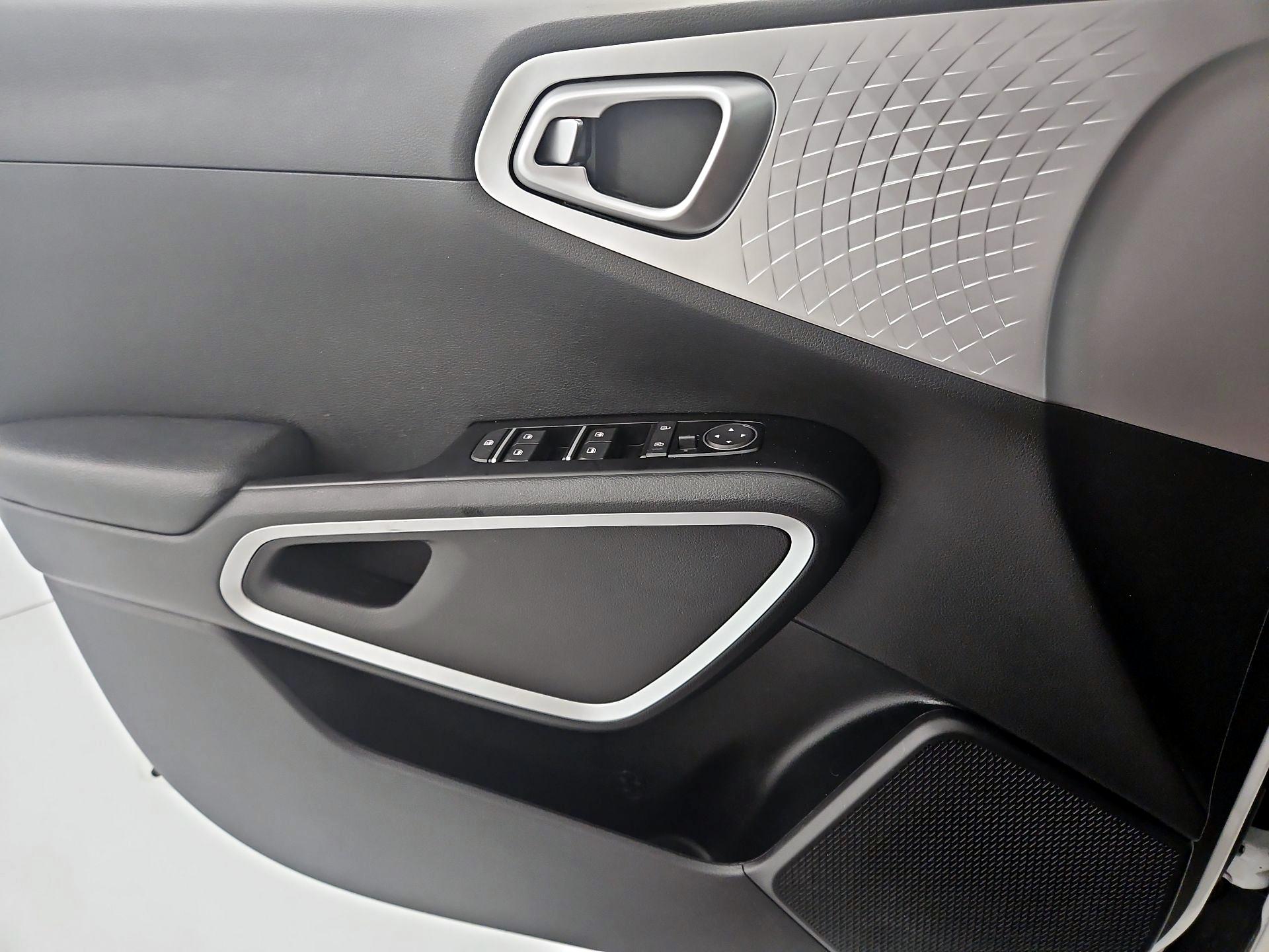 Thumbnail: 2020 Kia Soul - 12