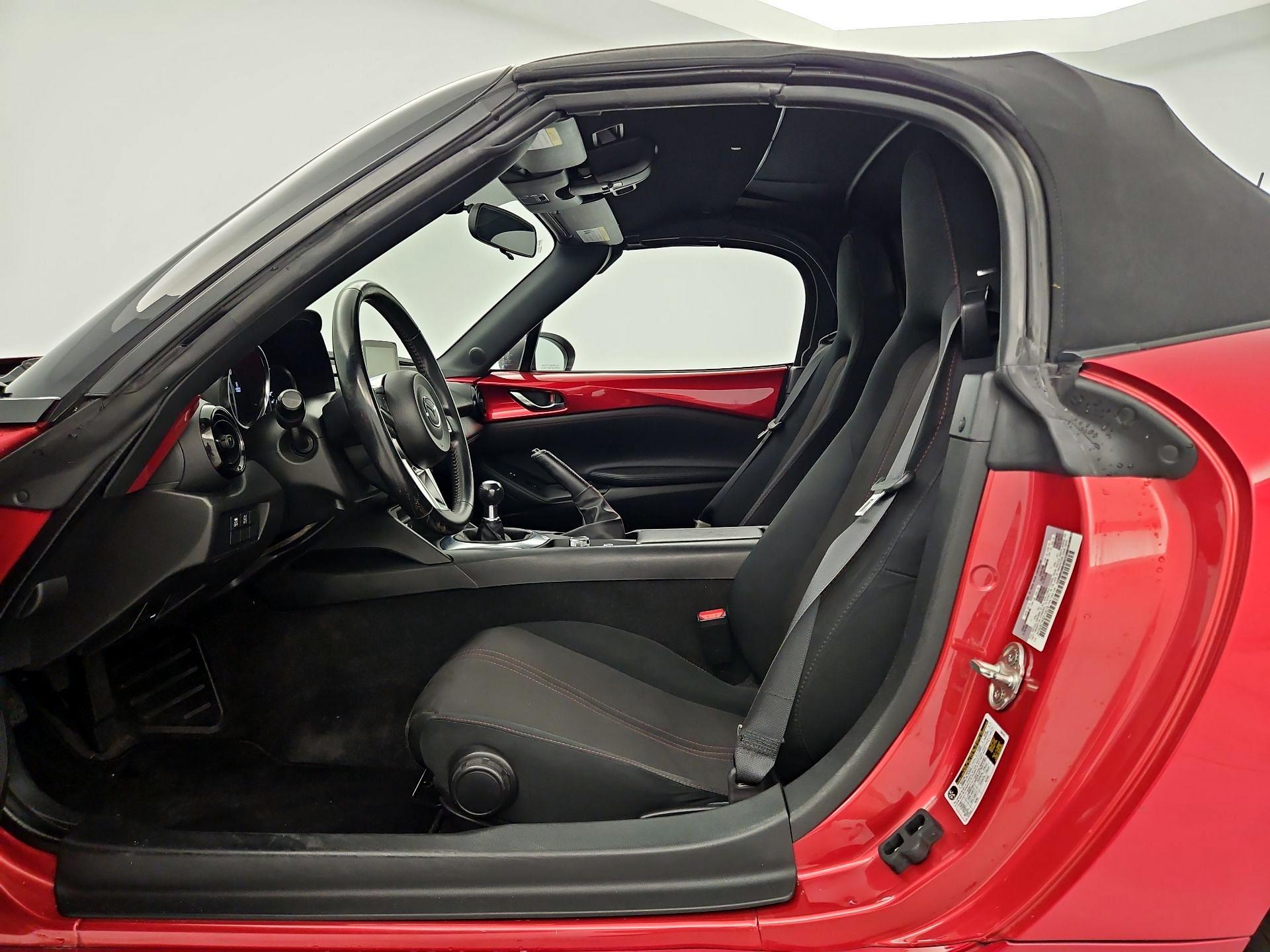 Thumbnail: 2016 Mazda MX-5 Miata - 11