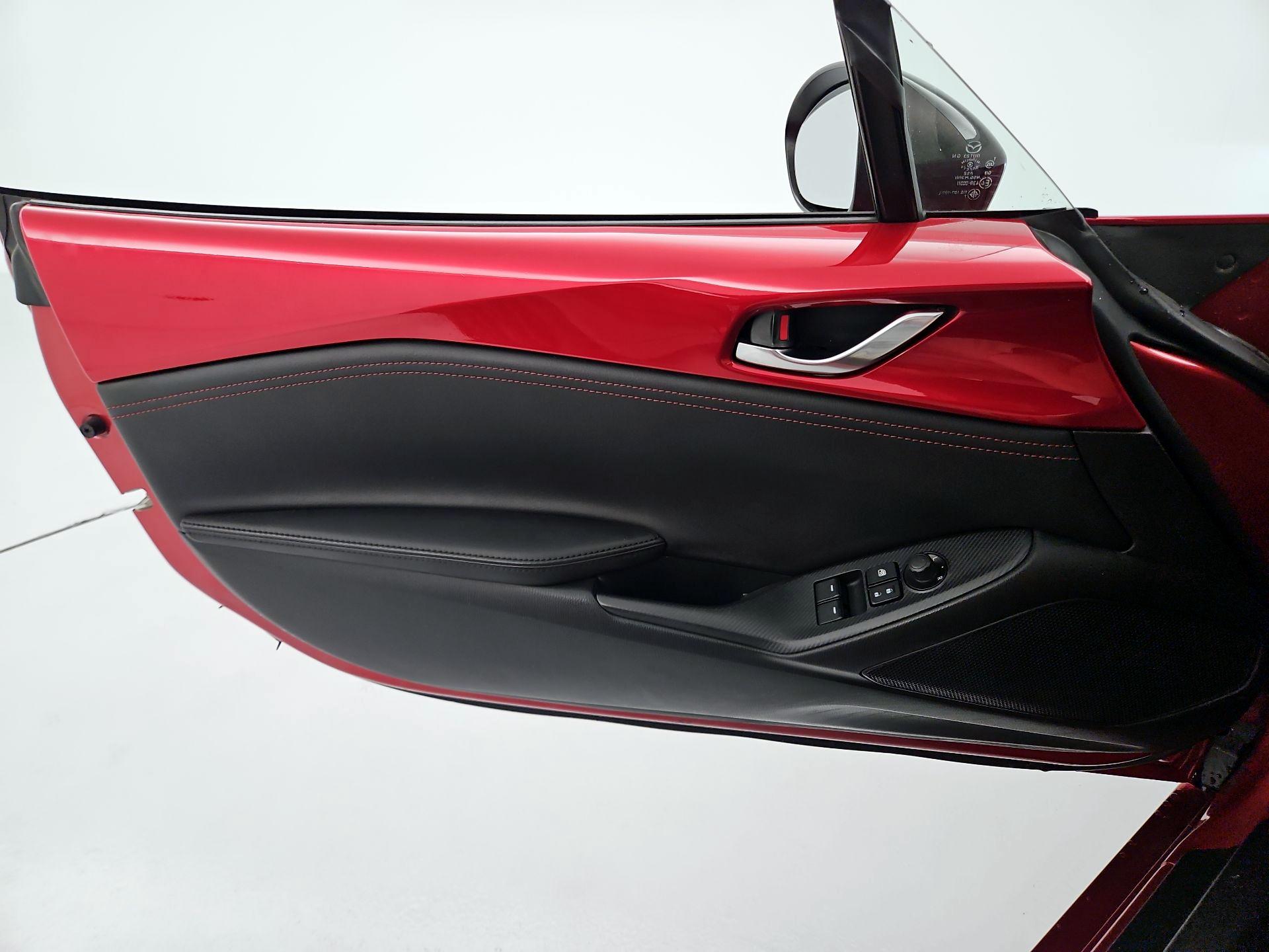 Thumbnail: 2016 Mazda MX-5 Miata - 12