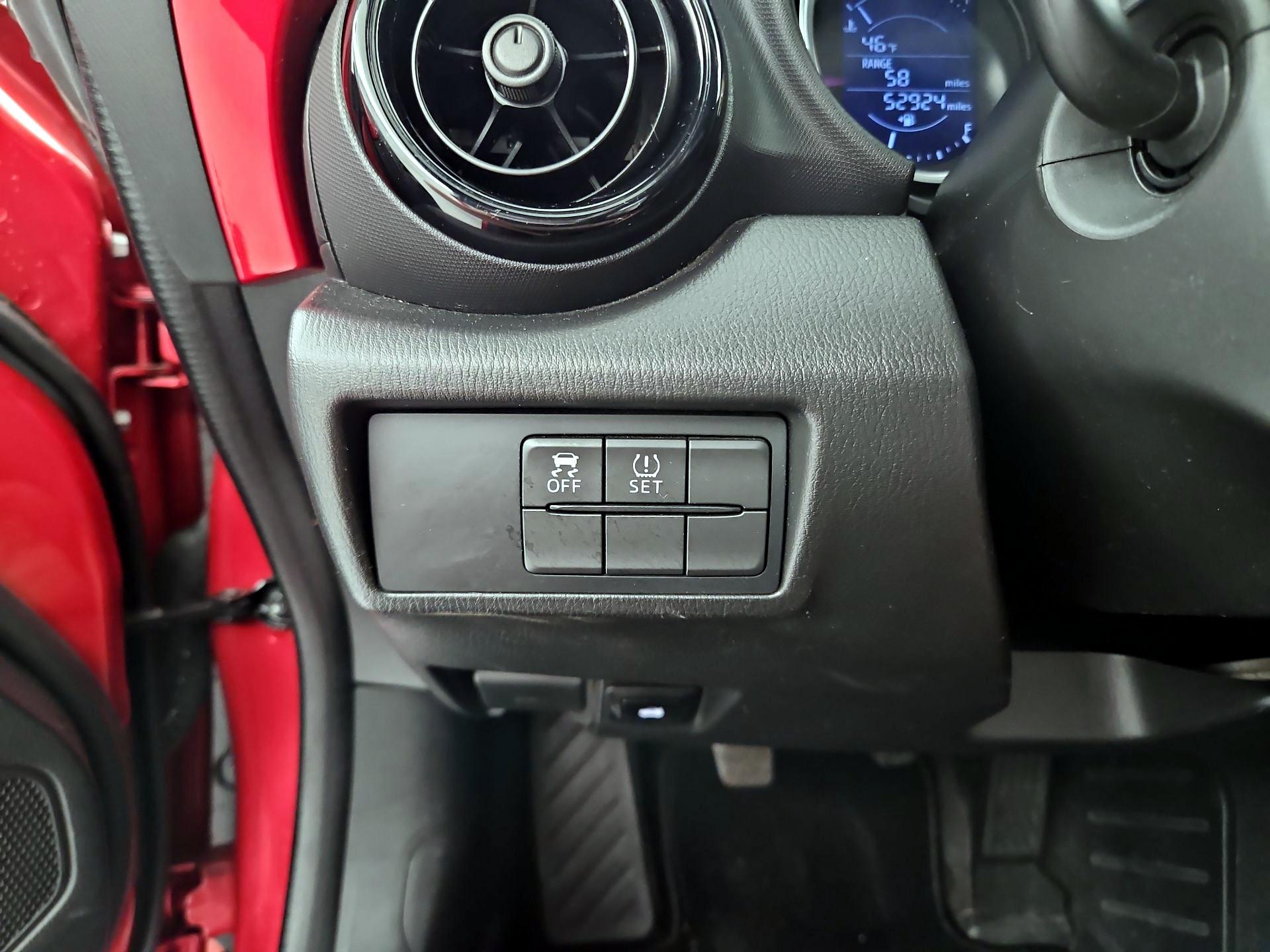 Thumbnail: 2016 Mazda MX-5 Miata - 13