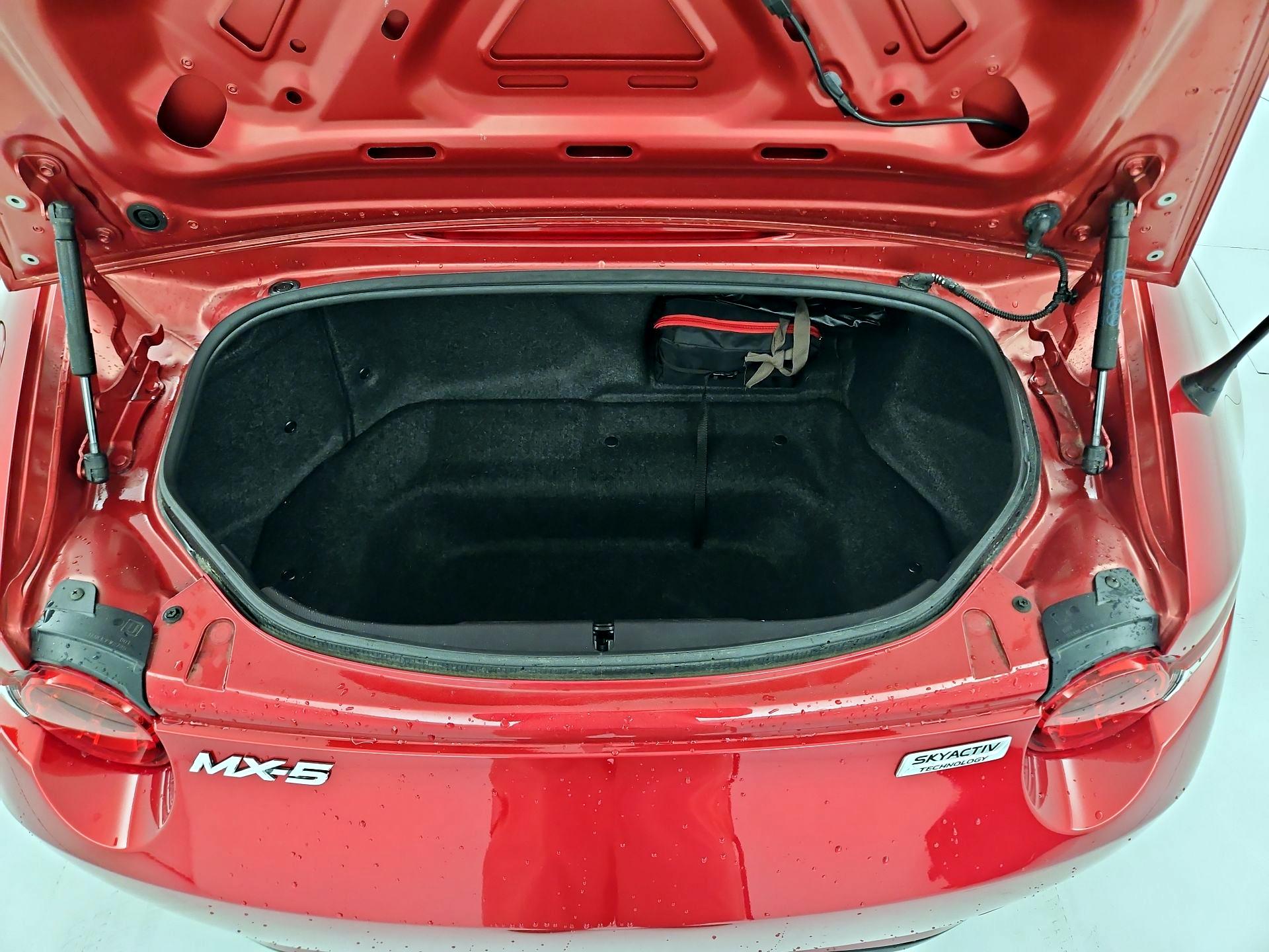 Thumbnail: 2016 Mazda MX-5 Miata - 18