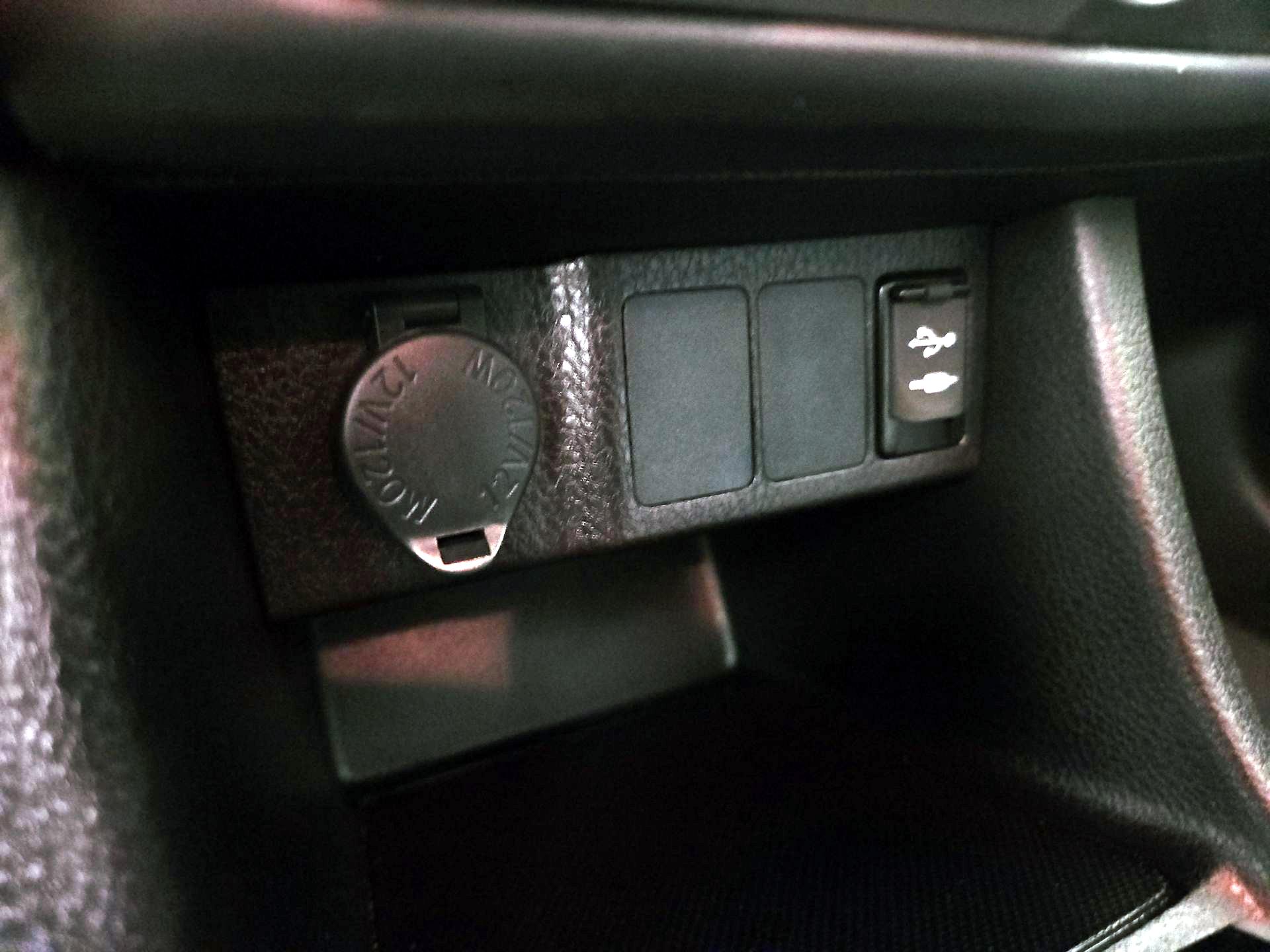 Thumbnail: 2019 Toyota Corolla - 18