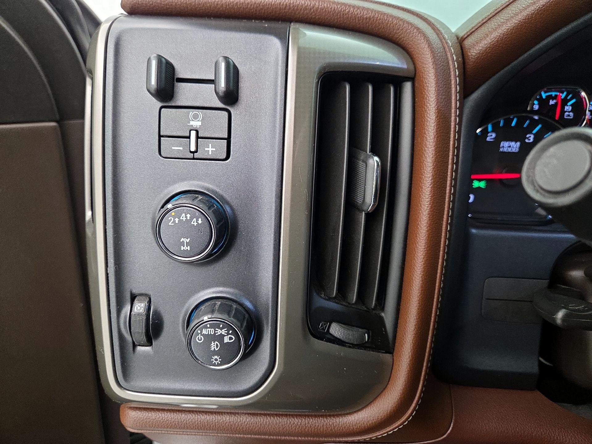 Thumbnail: 2019 Chevrolet Silverado 3500 - 13