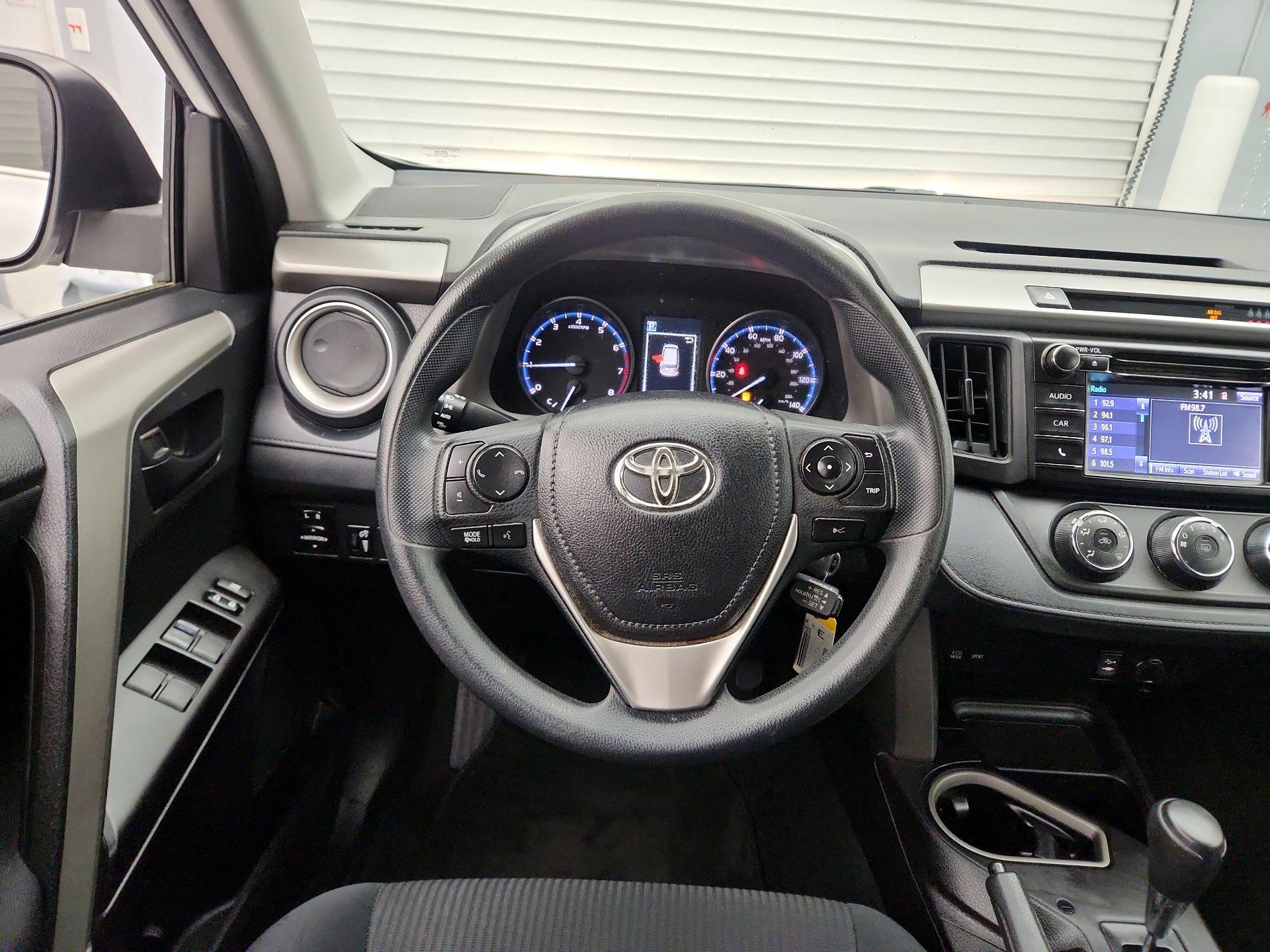 Thumbnail: 2017 Toyota RAV4 - 10