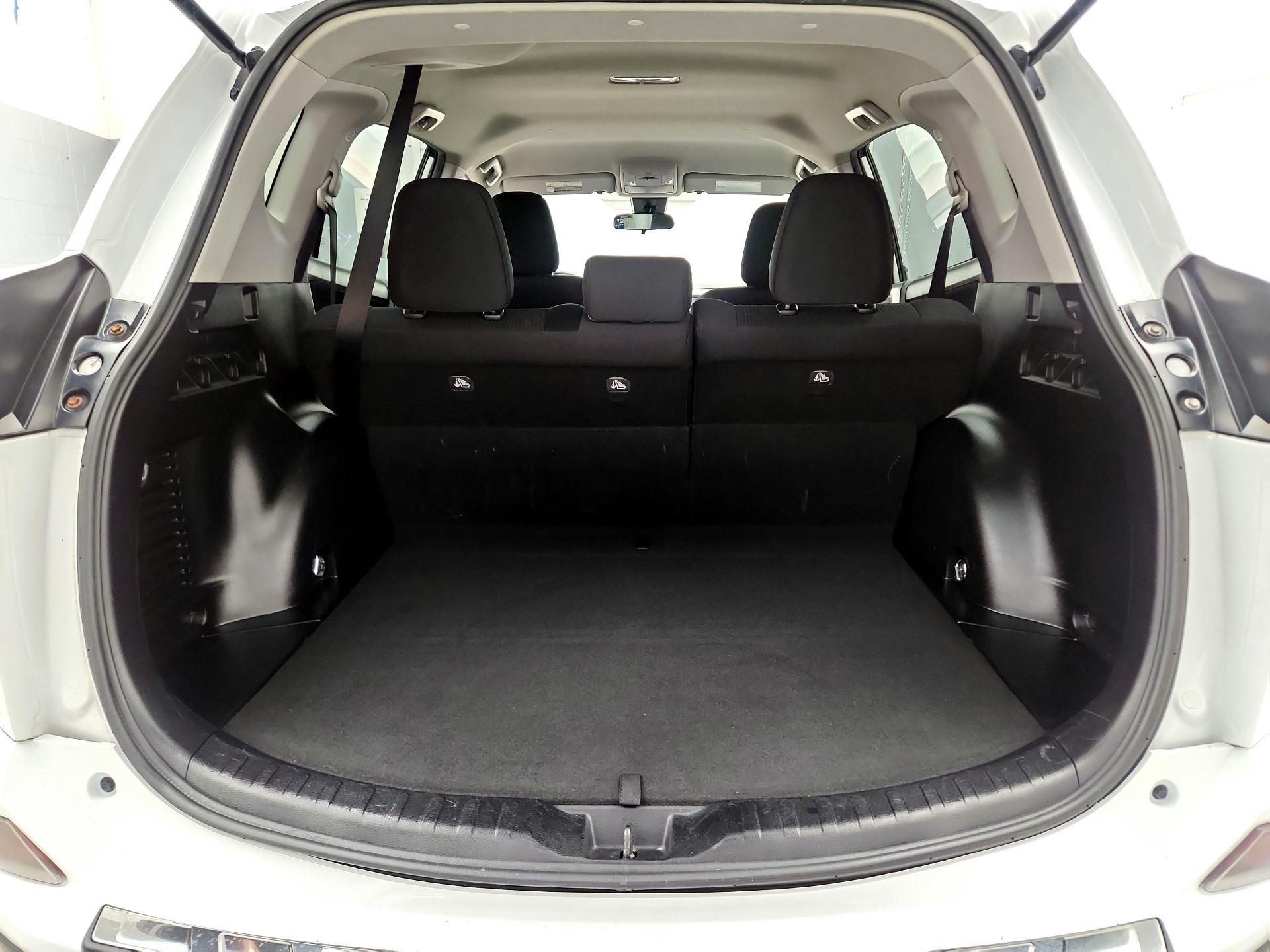 Thumbnail: 2017 Toyota RAV4 - 20