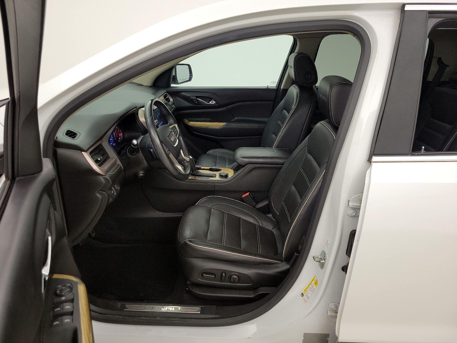 2018 GMC Acadia Denali - Photo 12