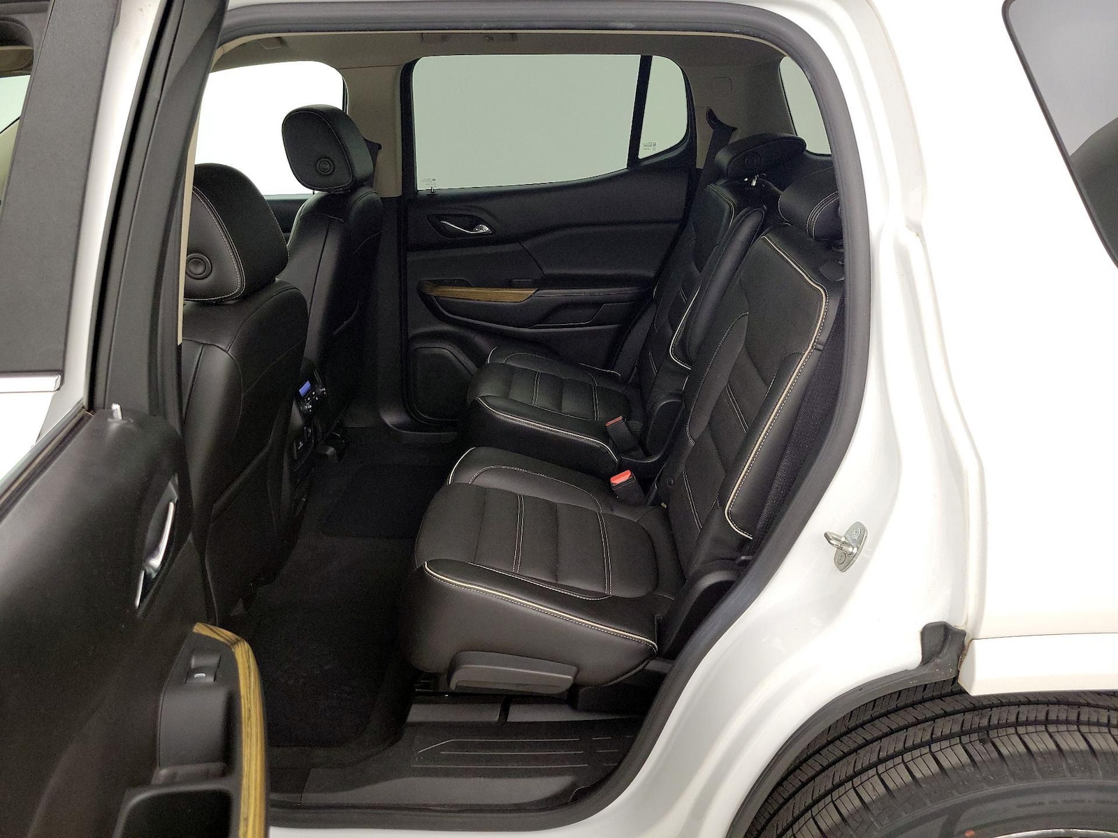 2018 GMC Acadia Denali - Photo 22