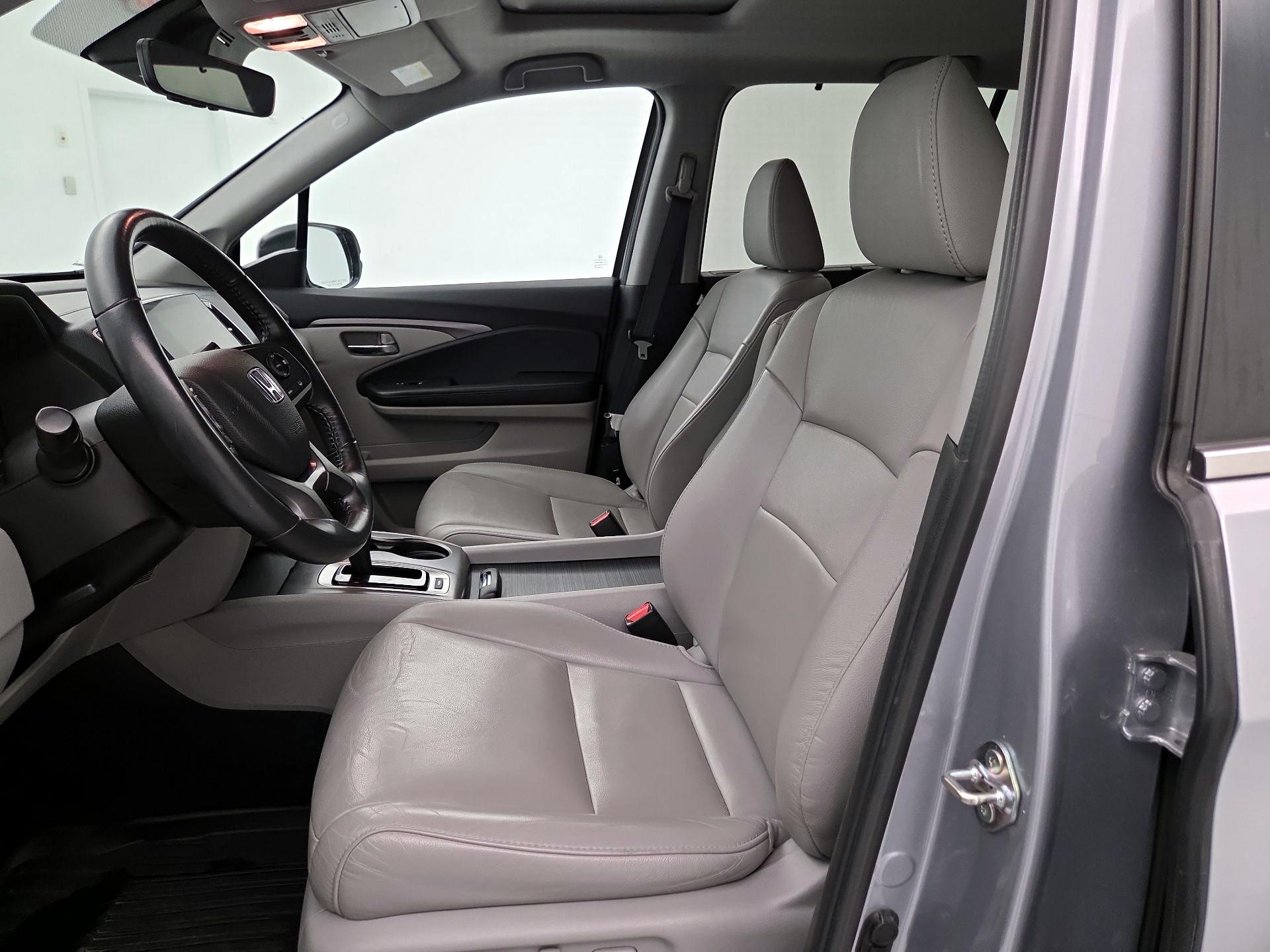 Thumbnail: 2019 Honda Pilot - 11