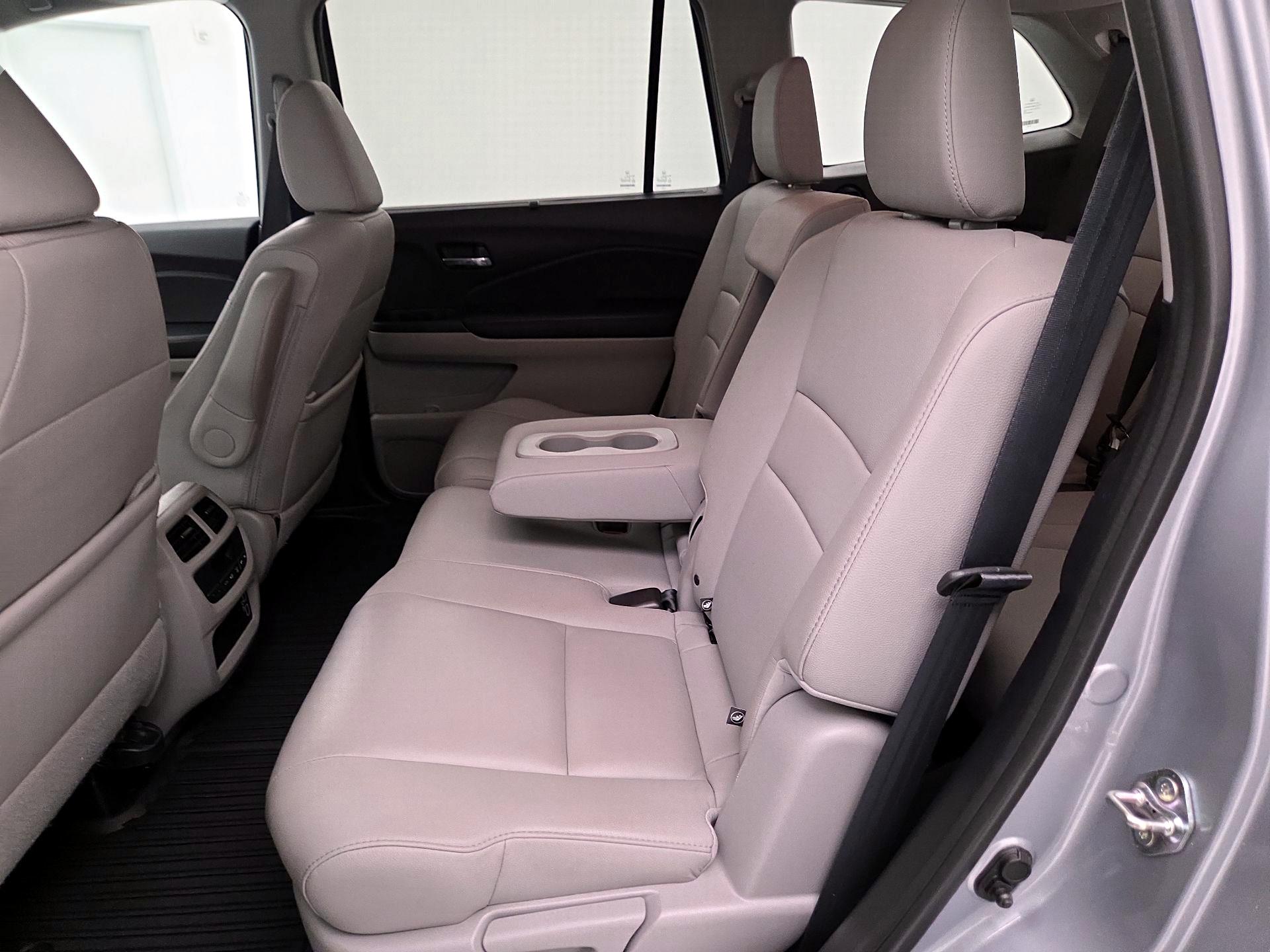 Thumbnail: 2019 Honda Pilot - 20