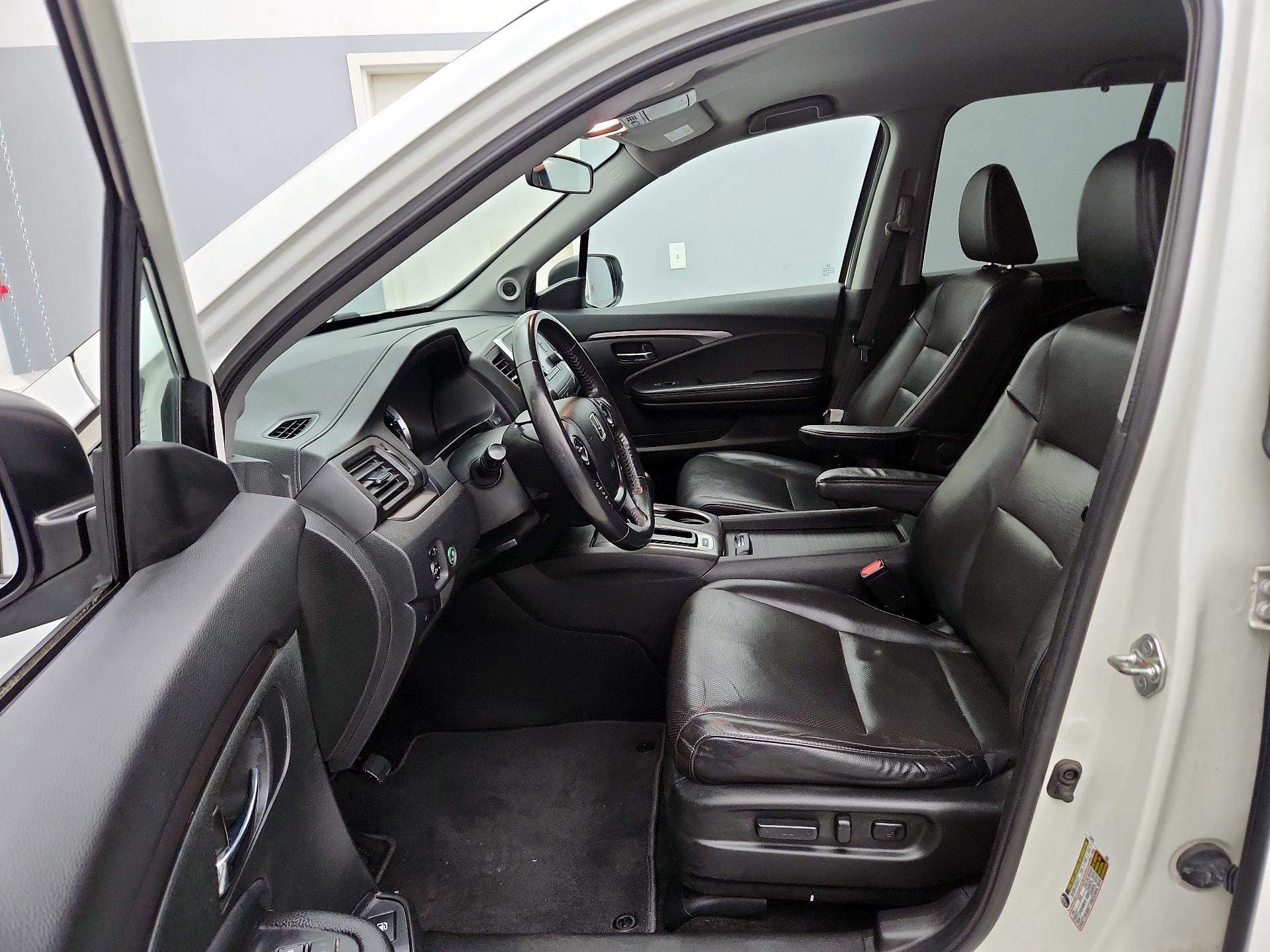 Thumbnail: 2017 Honda Ridgeline - 11