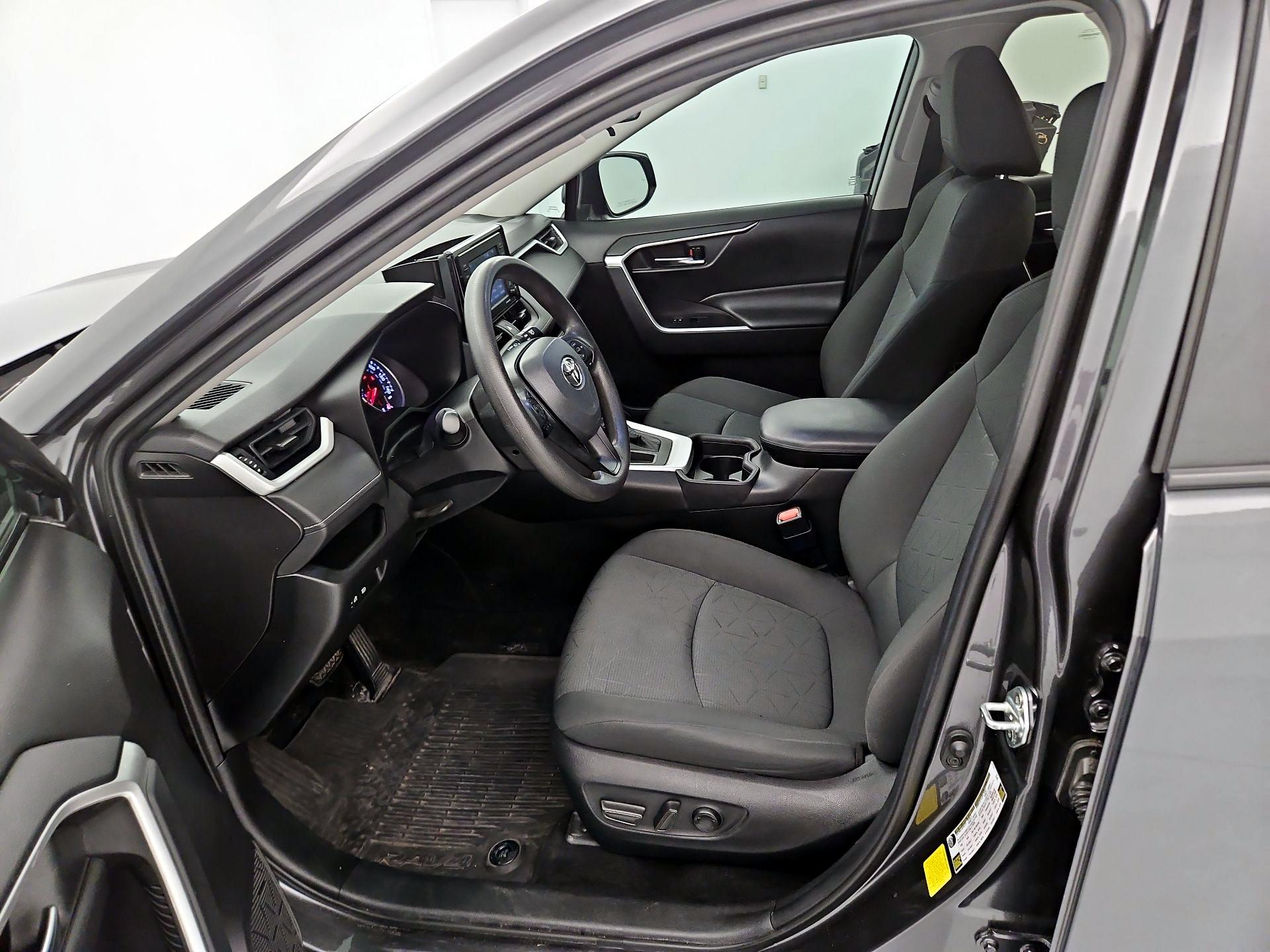 Thumbnail: 2021 Toyota RAV4 - 11