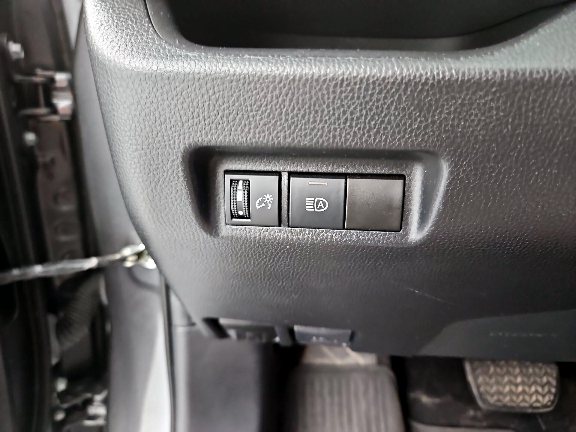 Thumbnail: 2021 Toyota RAV4 - 13