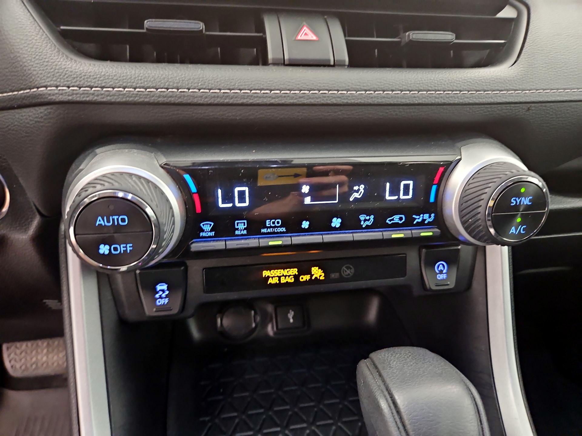 Thumbnail: 2021 Toyota RAV4 - 16