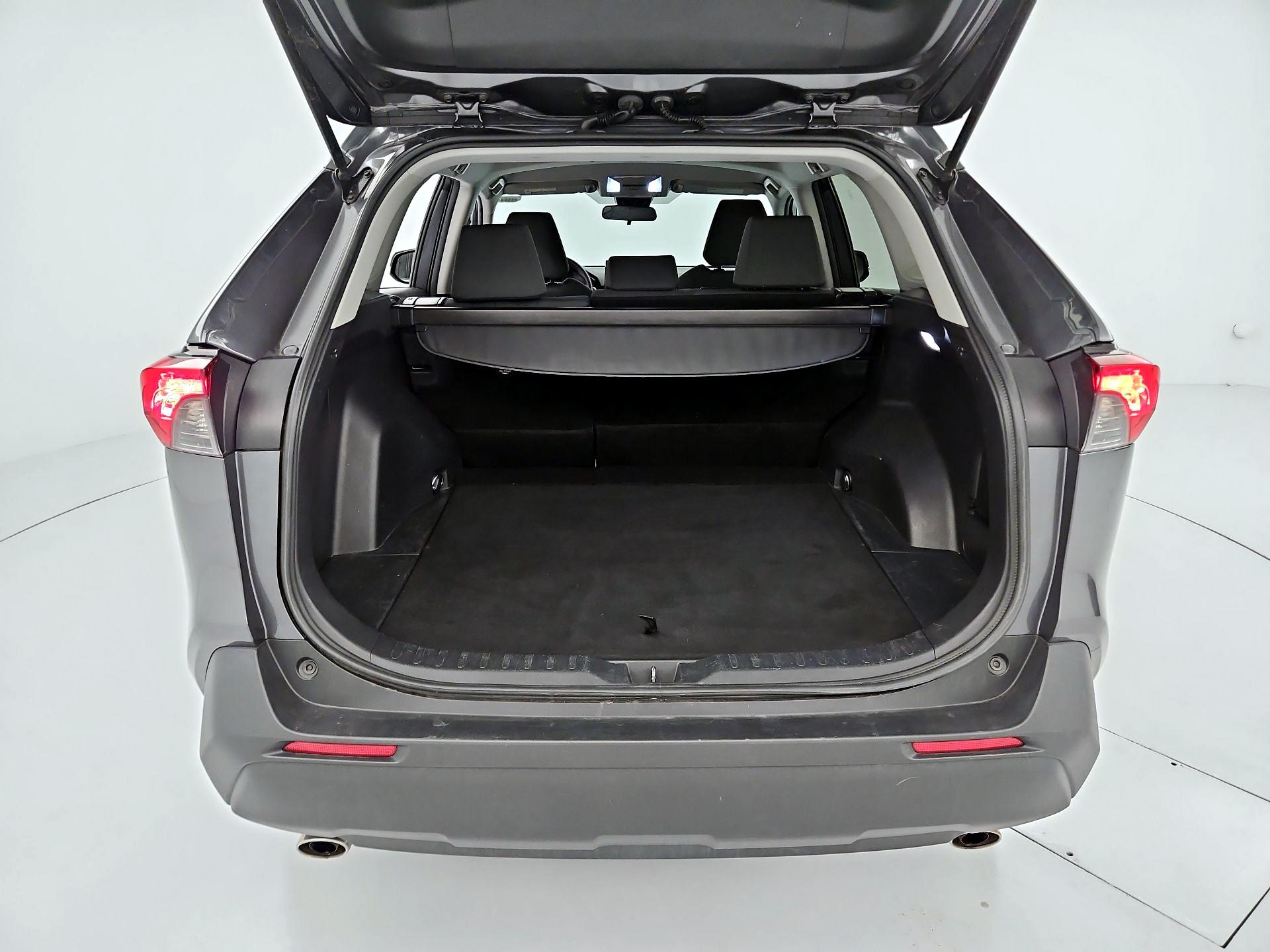 Thumbnail: 2021 Toyota RAV4 - 20