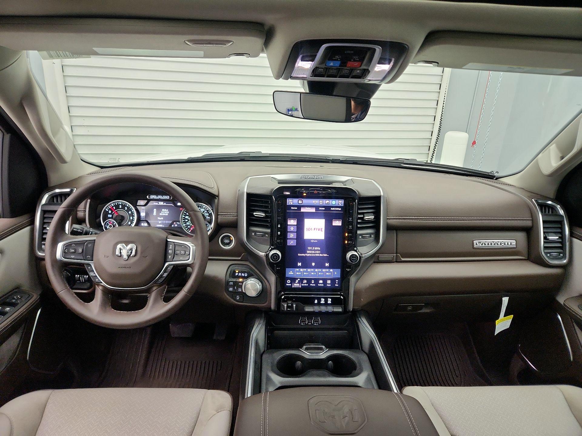 Thumbnail: 2025 RAM 1500 - 9