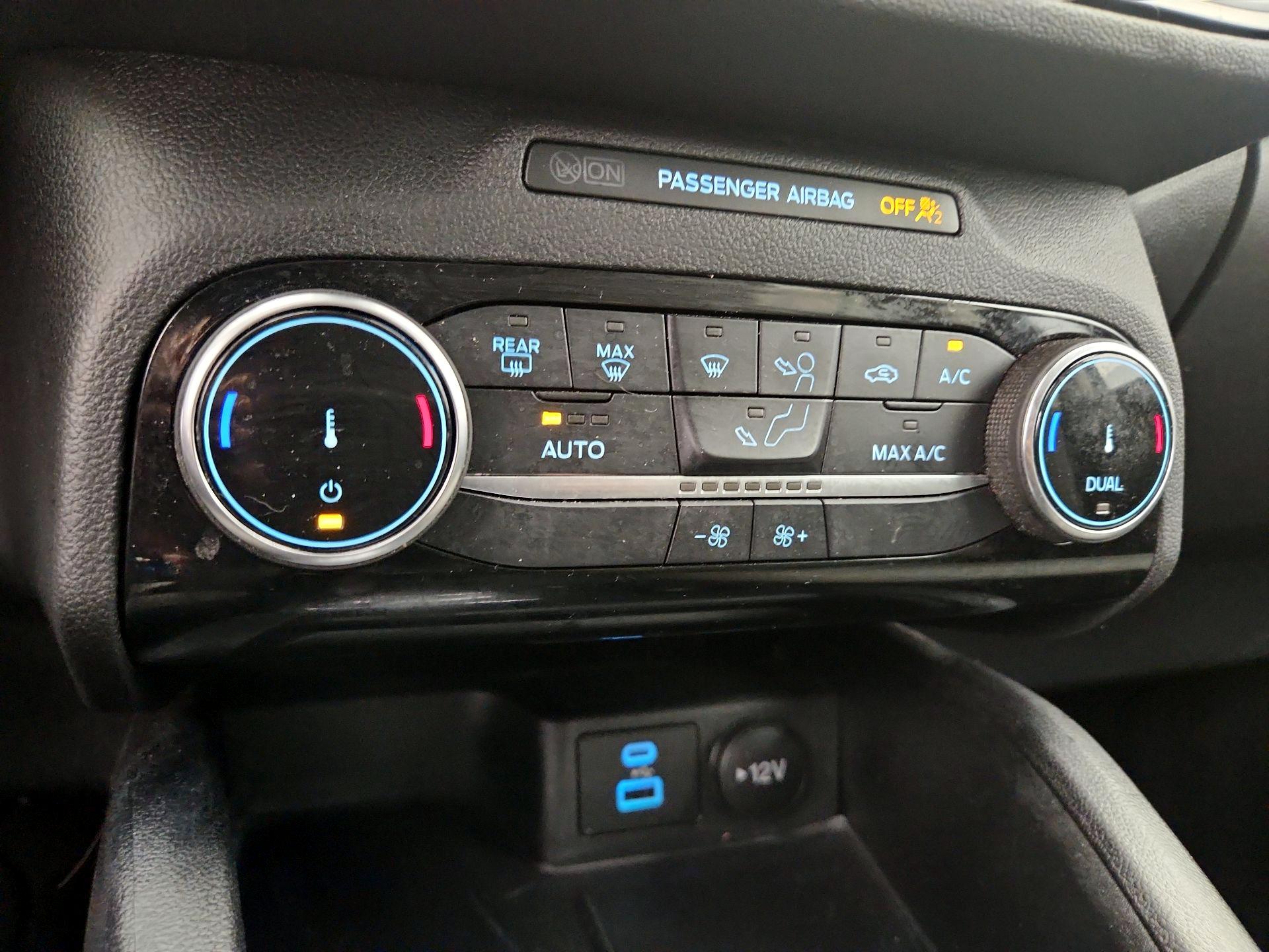 Thumbnail: 2022 Ford Escape - 16