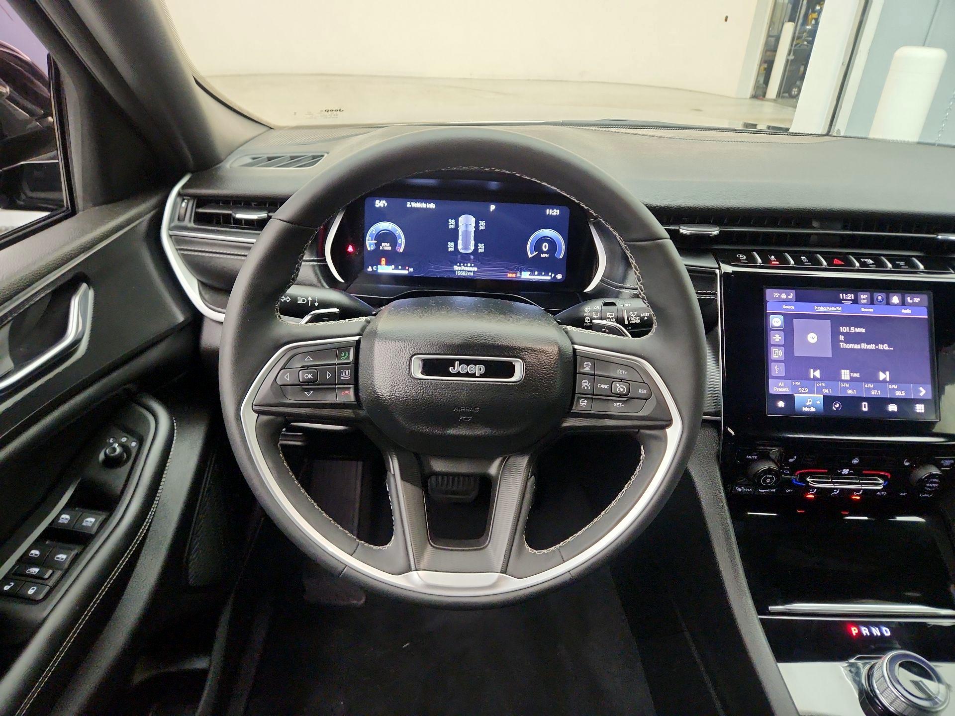 Thumbnail: 2024 Jeep Grand Cherokee - 10