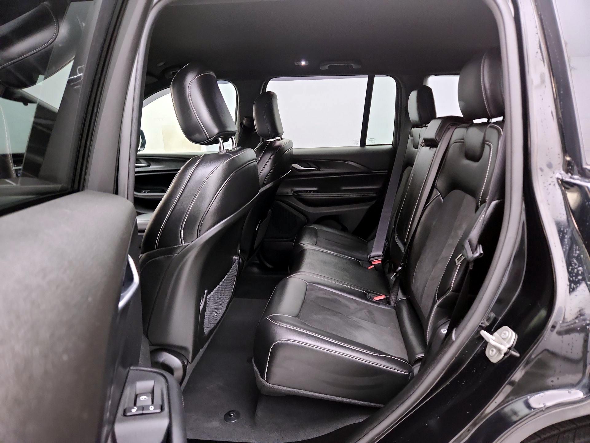 Thumbnail: 2024 Jeep Grand Cherokee - 19