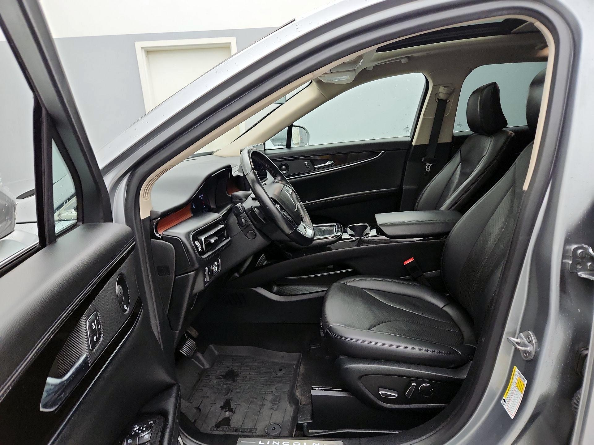 Thumbnail: 2022 Lincoln Nautilus - 11