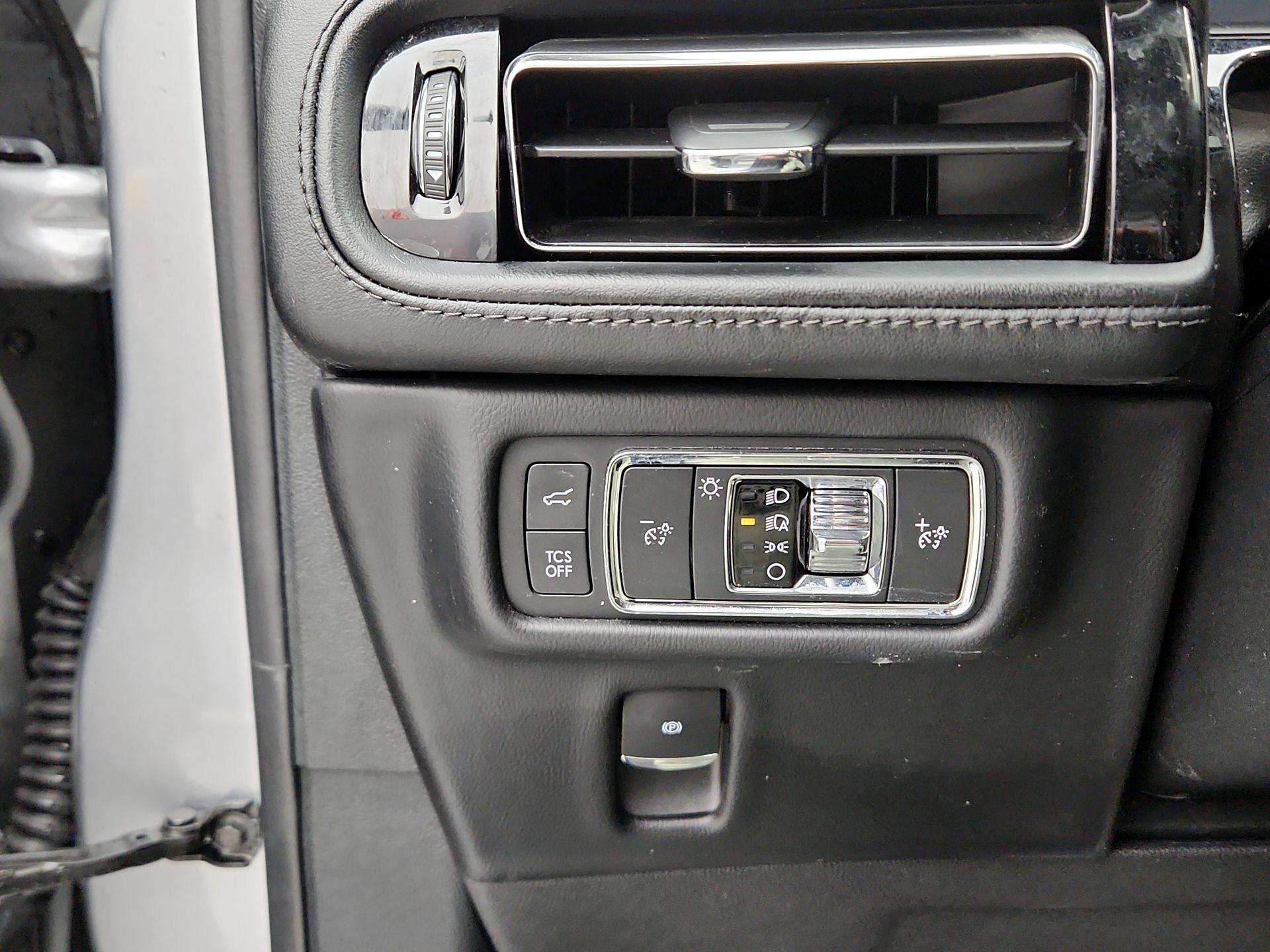 Thumbnail: 2022 Lincoln Nautilus - 13