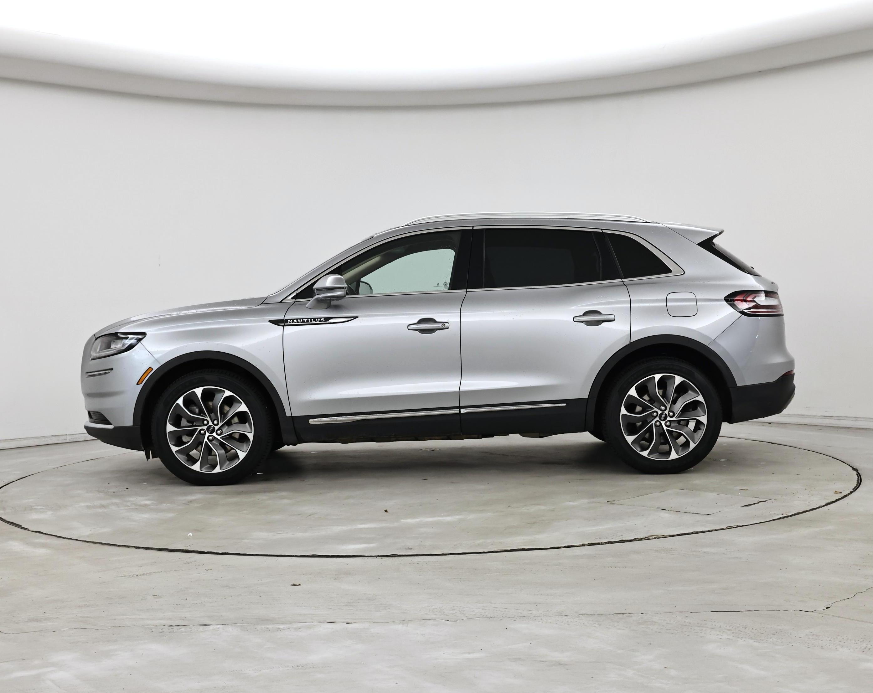 Thumbnail: 2022 Lincoln Nautilus - 3