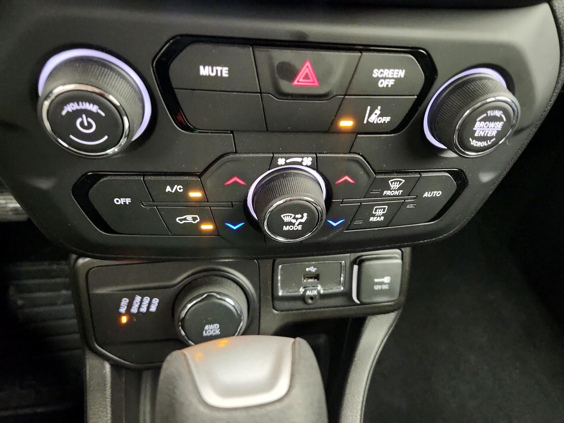 Thumbnail: 2022 Jeep Renegade - 17